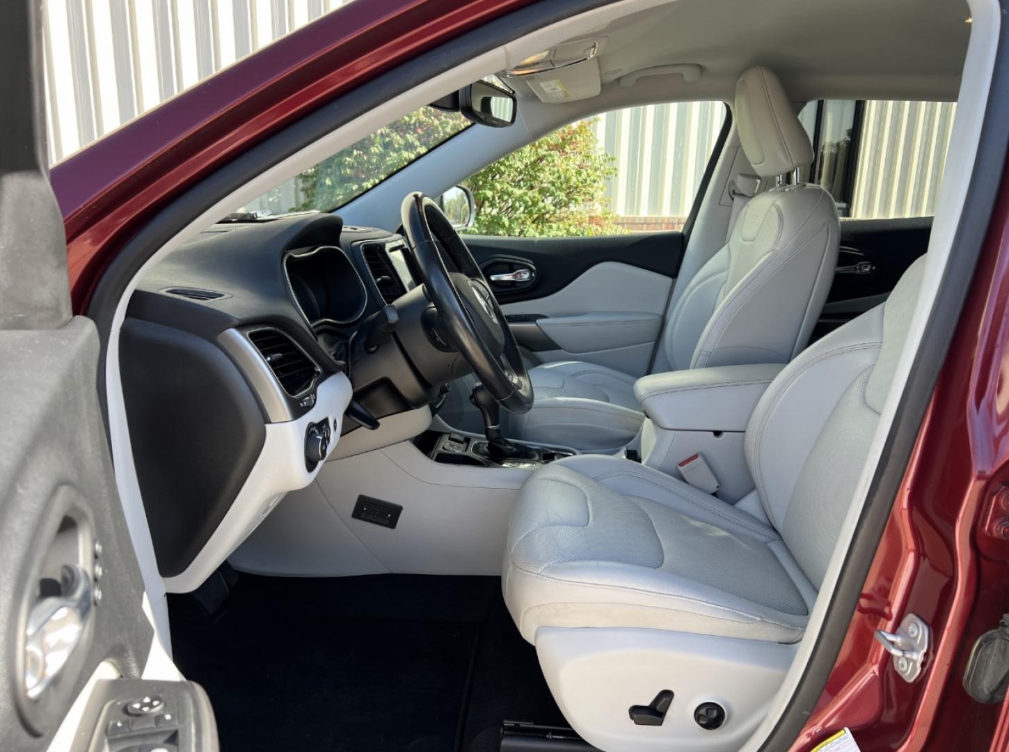 2020 MAROON /Tan Leather JEEP CHEROKEE LIMITED (1C4PJLDX3LD) with an 3.2L V6 engine, Automatic transmission, located at 506 S. Kingshighway, Cape Girardeau, MO, 63703, (573) 235-5000, 37.294994, -89.556206 - 2020 Jeep Cherokee Limited 1-Owner 119xxx miles Front Wheel Drive 3.2L V6 Automatic Leather Power/Heated/Cooled Seats Heated Steering Wheel Backup Camera Bluetooth Cruise Remote Start Power Windows/Locks/Mirrors We have financing available and we accept trades! Fill out a credit applic - Photo#14