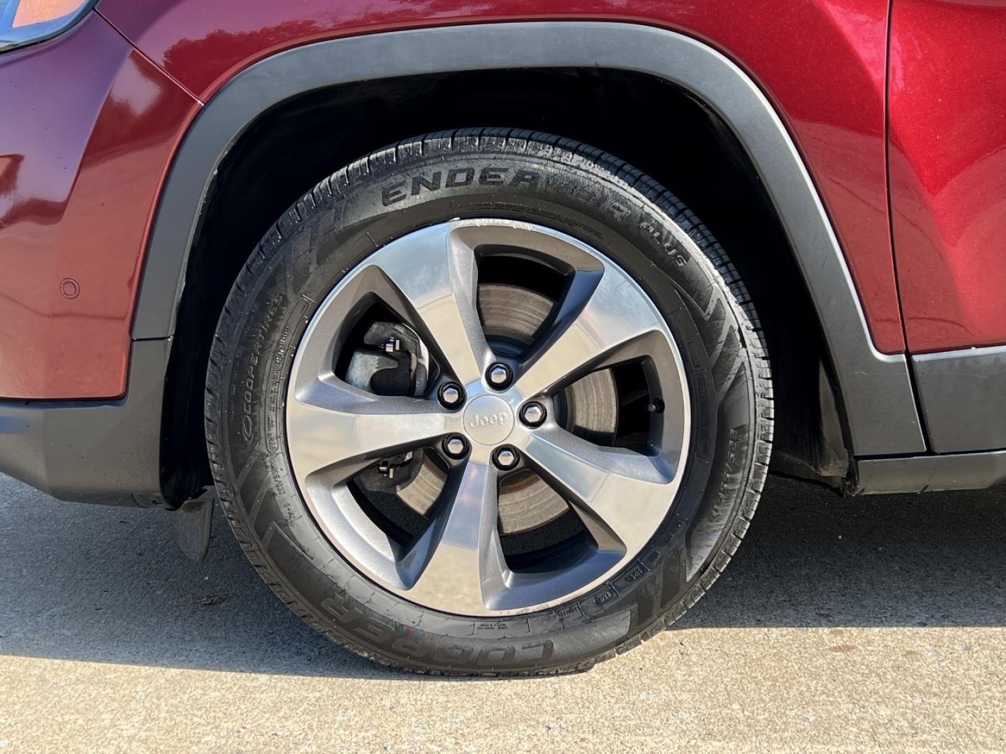 2020 MAROON /Tan Leather JEEP CHEROKEE LIMITED (1C4PJLDX3LD) with an 3.2L V6 engine, Automatic transmission, located at 506 S. Kingshighway, Cape Girardeau, MO, 63703, (573) 235-5000, 37.294994, -89.556206 - 2020 Jeep Cherokee Limited 1-Owner 119xxx miles Front Wheel Drive 3.2L V6 Automatic Leather Power/Heated/Cooled Seats Heated Steering Wheel Backup Camera Bluetooth Cruise Remote Start Power Windows/Locks/Mirrors We have financing available and we accept trades! Fill out a credit applic - Photo#37