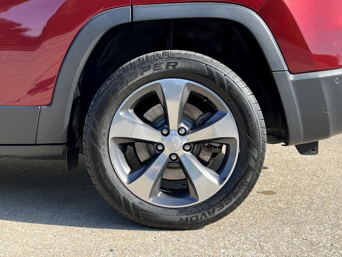 2020 MAROON /Tan Leather JEEP CHEROKEE LIMITED (1C4PJLDX3LD) with an 3.2L V6 engine, Automatic transmission, located at 506 S. Kingshighway, Cape Girardeau, MO, 63703, (573) 235-5000, 37.294994, -89.556206 - 2020 Jeep Cherokee Limited 1-Owner 119xxx miles Front Wheel Drive 3.2L V6 Automatic Leather Power/Heated/Cooled Seats Heated Steering Wheel Backup Camera Bluetooth Cruise Remote Start Power Windows/Locks/Mirrors We have financing available and we accept trades! Fill out a credit applic - Photo#39