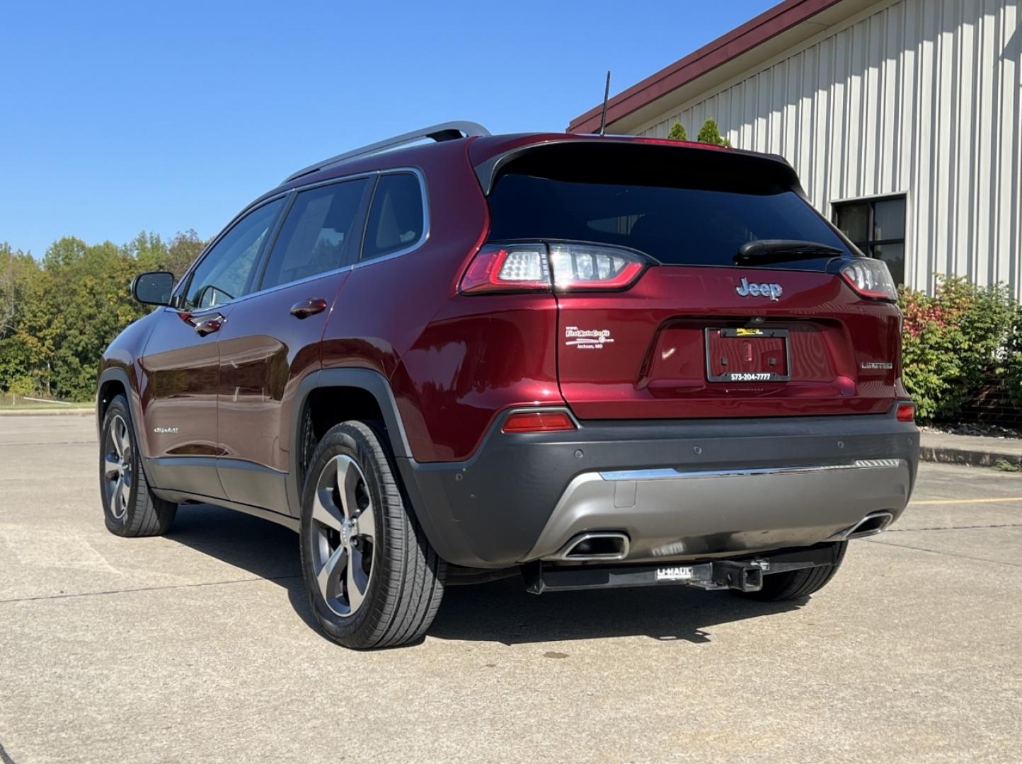 2020 MAROON /Tan Leather JEEP CHEROKEE LIMITED (1C4PJLDX3LD) with an 3.2L V6 engine, Automatic transmission, located at 506 S. Kingshighway, Cape Girardeau, MO, 63703, (573) 235-5000, 37.294994, -89.556206 - 2020 Jeep Cherokee Limited 1-Owner 119xxx miles Front Wheel Drive 3.2L V6 Automatic Leather Power/Heated/Cooled Seats Heated Steering Wheel Backup Camera Bluetooth Cruise Remote Start Power Windows/Locks/Mirrors We have financing available and we accept trades! Fill out a credit applic - Photo#10