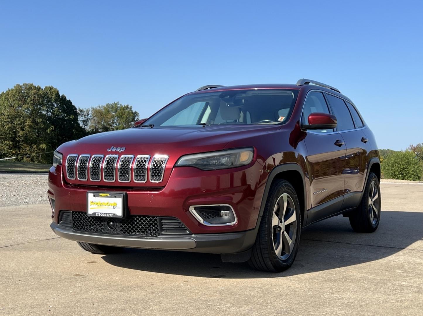 2020 MAROON /Tan Leather JEEP CHEROKEE LIMITED (1C4PJLDX3LD) with an 3.2L V6 engine, Automatic transmission, located at 506 S. Kingshighway, Cape Girardeau, MO, 63703, (573) 235-5000, 37.294994, -89.556206 - 2020 Jeep Cherokee Limited 1-Owner 119xxx miles Front Wheel Drive 3.2L V6 Automatic Leather Power/Heated/Cooled Seats Heated Steering Wheel Backup Camera Bluetooth Cruise Remote Start Power Windows/Locks/Mirrors We have financing available and we accept trades! Fill out a credit applic - Photo#6