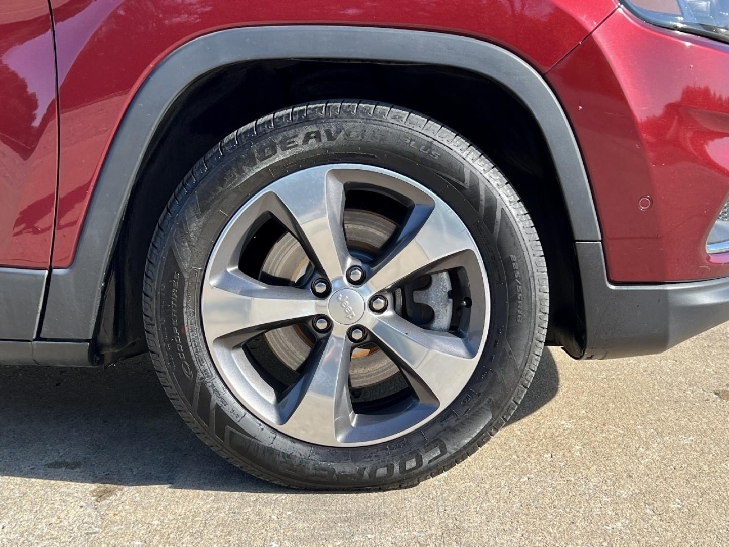 2020 MAROON /Tan Leather JEEP CHEROKEE LIMITED (1C4PJLDX3LD) with an 3.2L V6 engine, Automatic transmission, located at 506 S. Kingshighway, Cape Girardeau, MO, 63703, (573) 235-5000, 37.294994, -89.556206 - 2020 Jeep Cherokee Limited 1-Owner 119xxx miles Front Wheel Drive 3.2L V6 Automatic Leather Power/Heated/Cooled Seats Heated Steering Wheel Backup Camera Bluetooth Cruise Remote Start Power Windows/Locks/Mirrors We have financing available and we accept trades! Fill out a credit applic - Photo#41