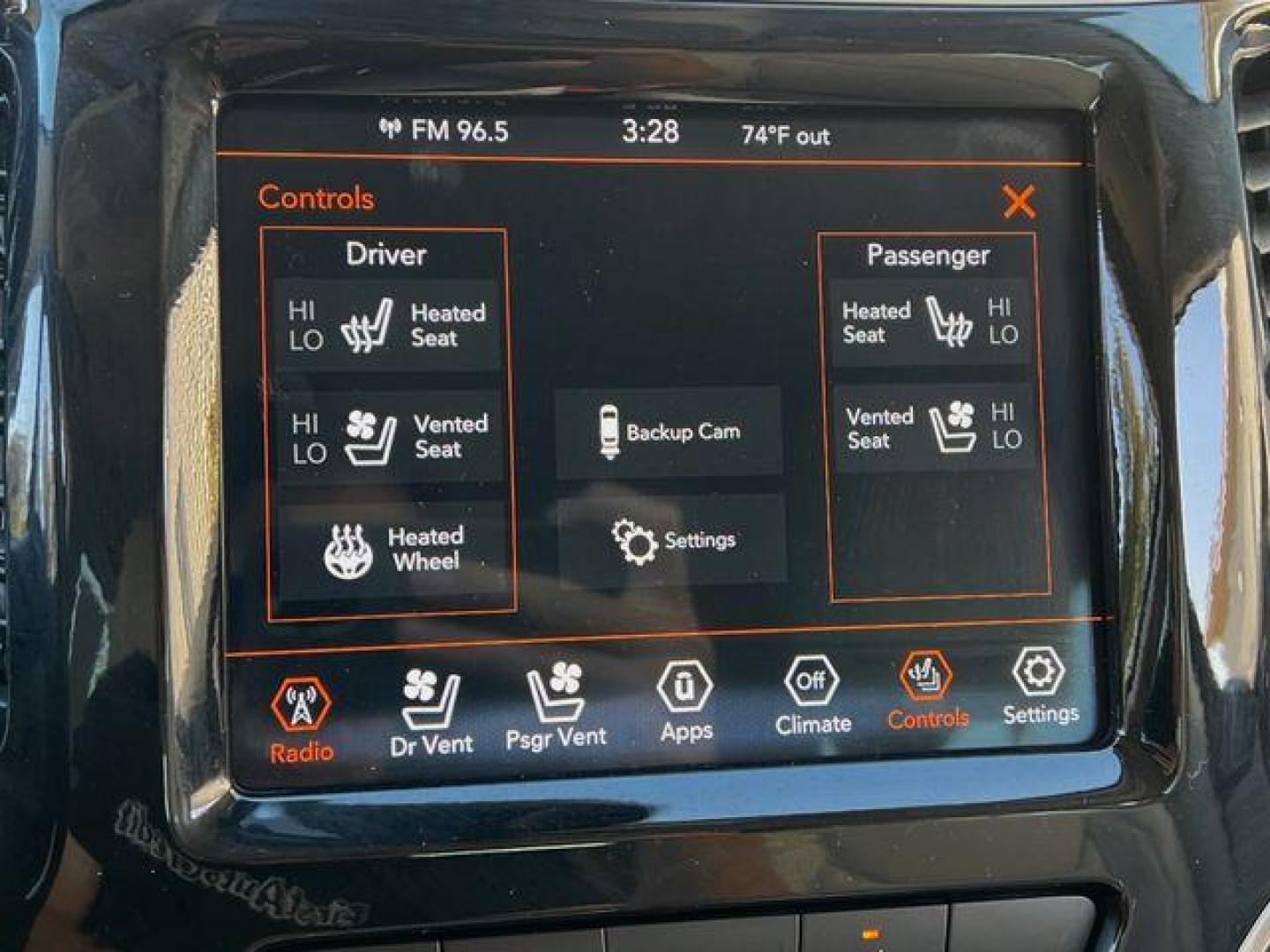 2020 MAROON /Tan Leather JEEP CHEROKEE LIMITED (1C4PJLDX3LD) with an 3.2L V6 engine, Automatic transmission, located at 2990 Old Orchard Rd., Jackson, MO, 63755, 37.354214, -89.612106 - 2020 Jeep Cherokee Limited 1-Owner 119xxx miles Front Wheel Drive 3.2L V6 Automatic Leather Power/Heated/Cooled Seats Heated Steering Wheel Backup Camera Bluetooth Cruise Remote Start Power Windows/Locks/Mirrors We have financing available and we accept trades! Fill out a credit applic - Photo#2
