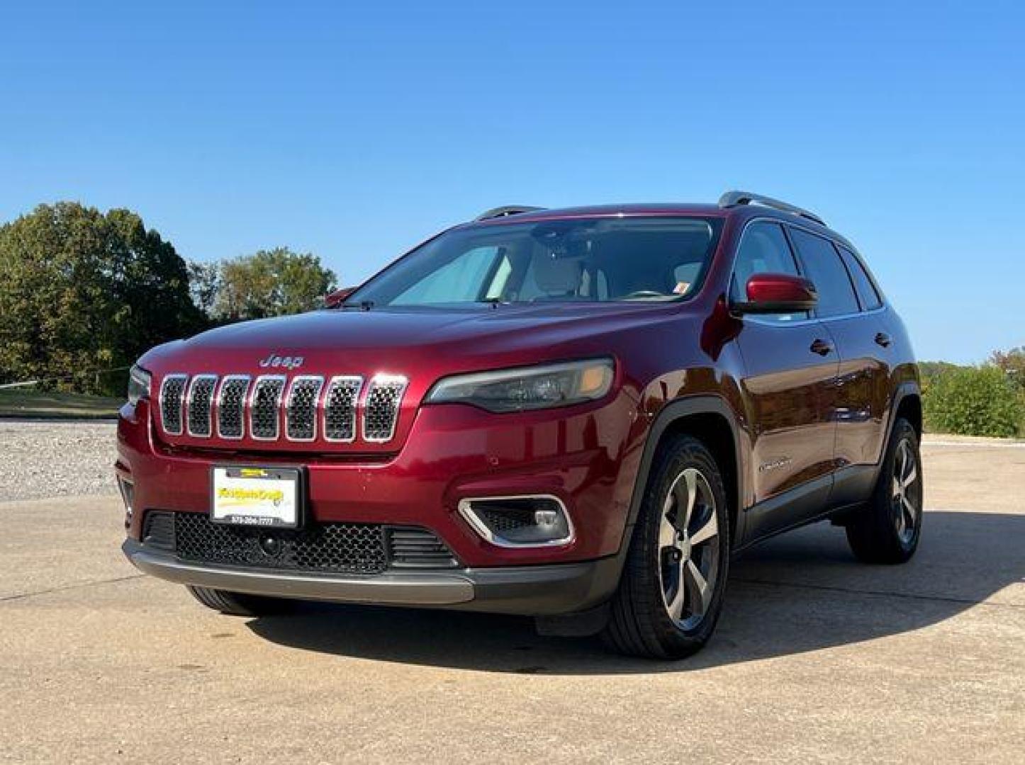 2020 MAROON /Tan Leather JEEP CHEROKEE LIMITED (1C4PJLDX3LD) with an 3.2L V6 engine, Automatic transmission, located at 2990 Old Orchard Rd., Jackson, MO, 63755, 37.354214, -89.612106 - 2020 Jeep Cherokee Limited 1-Owner 119xxx miles Front Wheel Drive 3.2L V6 Automatic Leather Power/Heated/Cooled Seats Heated Steering Wheel Backup Camera Bluetooth Cruise Remote Start Power Windows/Locks/Mirrors We have financing available and we accept trades! Fill out a credit applic - Photo#6