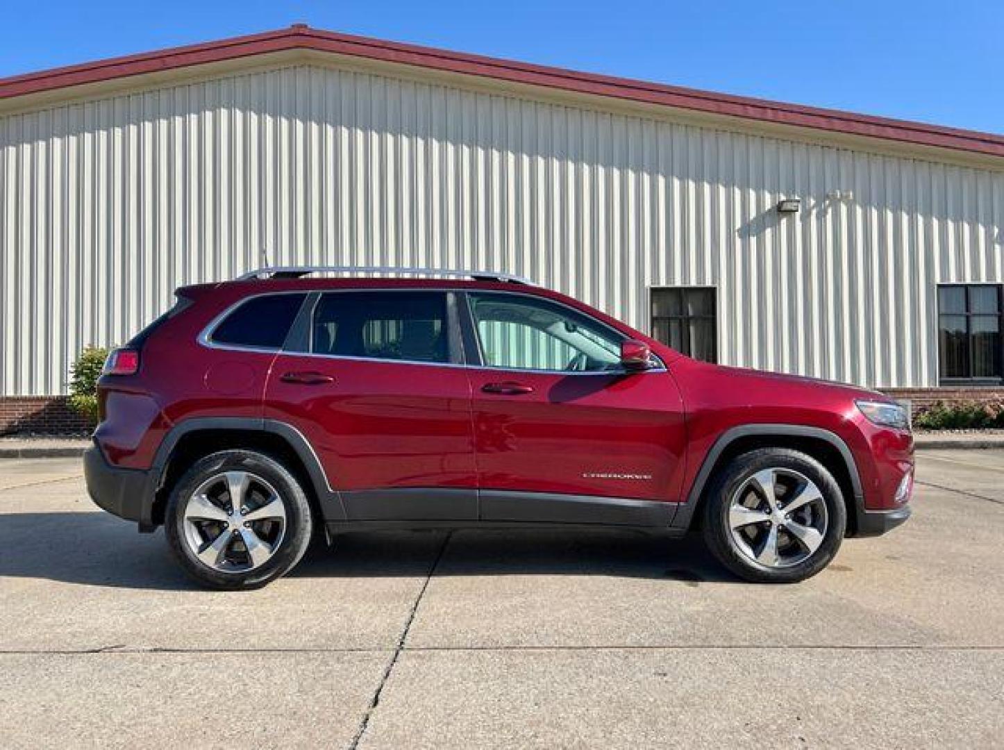 2020 MAROON /Tan Leather JEEP CHEROKEE LIMITED (1C4PJLDX3LD) with an 3.2L V6 engine, Automatic transmission, located at 2990 Old Orchard Rd., Jackson, MO, 63755, 37.354214, -89.612106 - 2020 Jeep Cherokee Limited 1-Owner 119xxx miles Front Wheel Drive 3.2L V6 Automatic Leather Power/Heated/Cooled Seats Heated Steering Wheel Backup Camera Bluetooth Cruise Remote Start Power Windows/Locks/Mirrors We have financing available and we accept trades! Fill out a credit applic - Photo#8