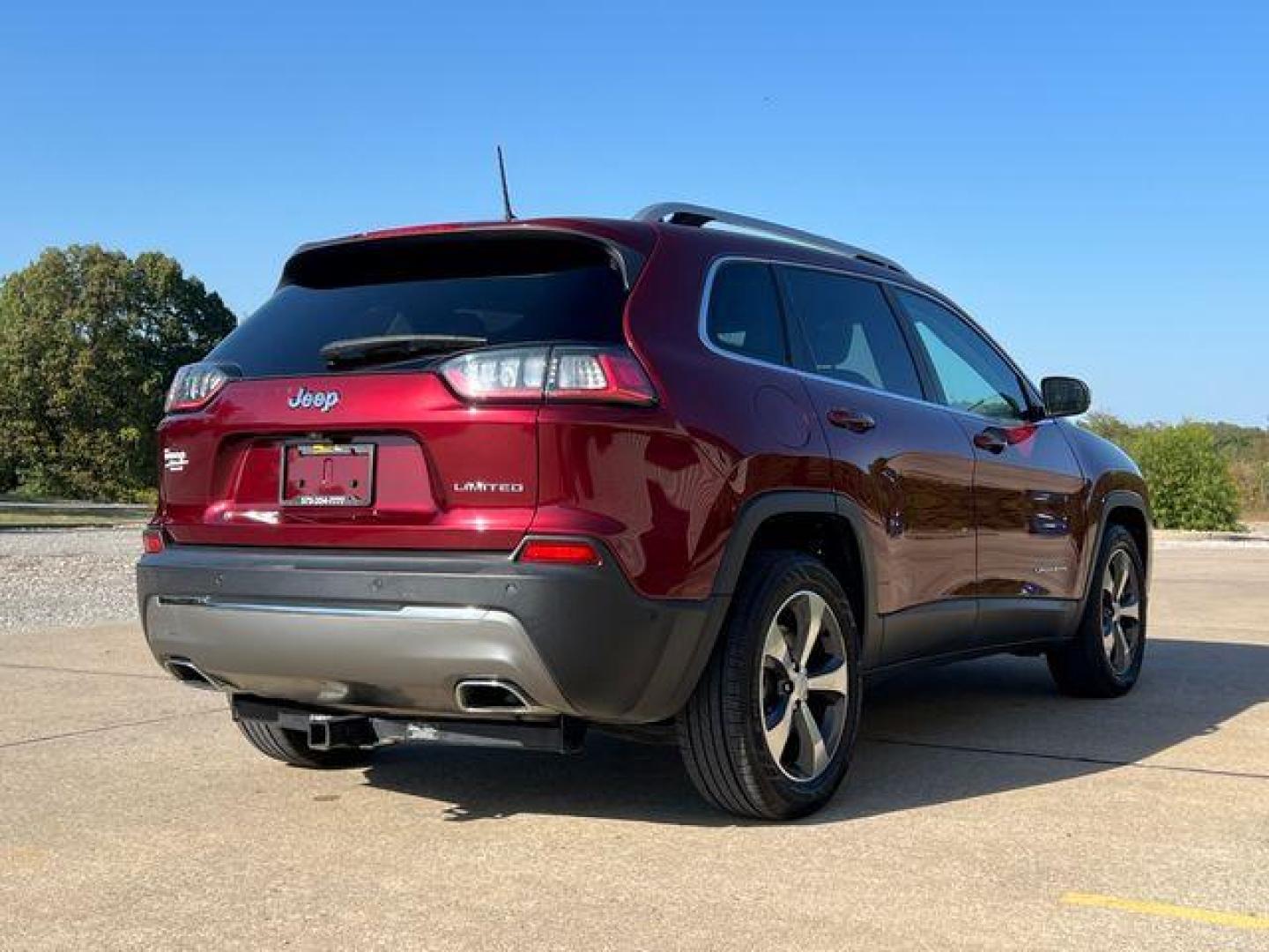 2020 MAROON /Tan Leather JEEP CHEROKEE LIMITED (1C4PJLDX3LD) with an 3.2L V6 engine, Automatic transmission, located at 2990 Old Orchard Rd., Jackson, MO, 63755, 37.354214, -89.612106 - 2020 Jeep Cherokee Limited 1-Owner 119xxx miles Front Wheel Drive 3.2L V6 Automatic Leather Power/Heated/Cooled Seats Heated Steering Wheel Backup Camera Bluetooth Cruise Remote Start Power Windows/Locks/Mirrors We have financing available and we accept trades! Fill out a credit applic - Photo#9