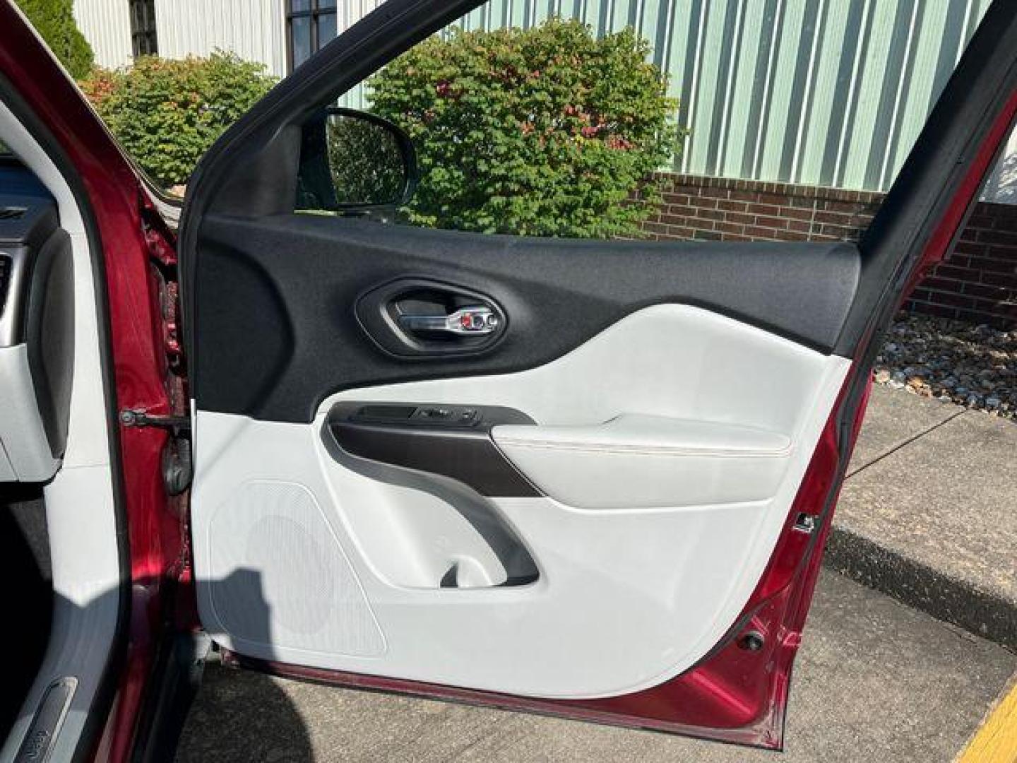 2020 MAROON /Tan Leather JEEP CHEROKEE LIMITED (1C4PJLDX3LD) with an 3.2L V6 engine, Automatic transmission, located at 2990 Old Orchard Rd., Jackson, MO, 63755, 37.354214, -89.612106 - 2020 Jeep Cherokee Limited 1-Owner 119xxx miles Front Wheel Drive 3.2L V6 Automatic Leather Power/Heated/Cooled Seats Heated Steering Wheel Backup Camera Bluetooth Cruise Remote Start Power Windows/Locks/Mirrors We have financing available and we accept trades! Fill out a credit applic - Photo#15