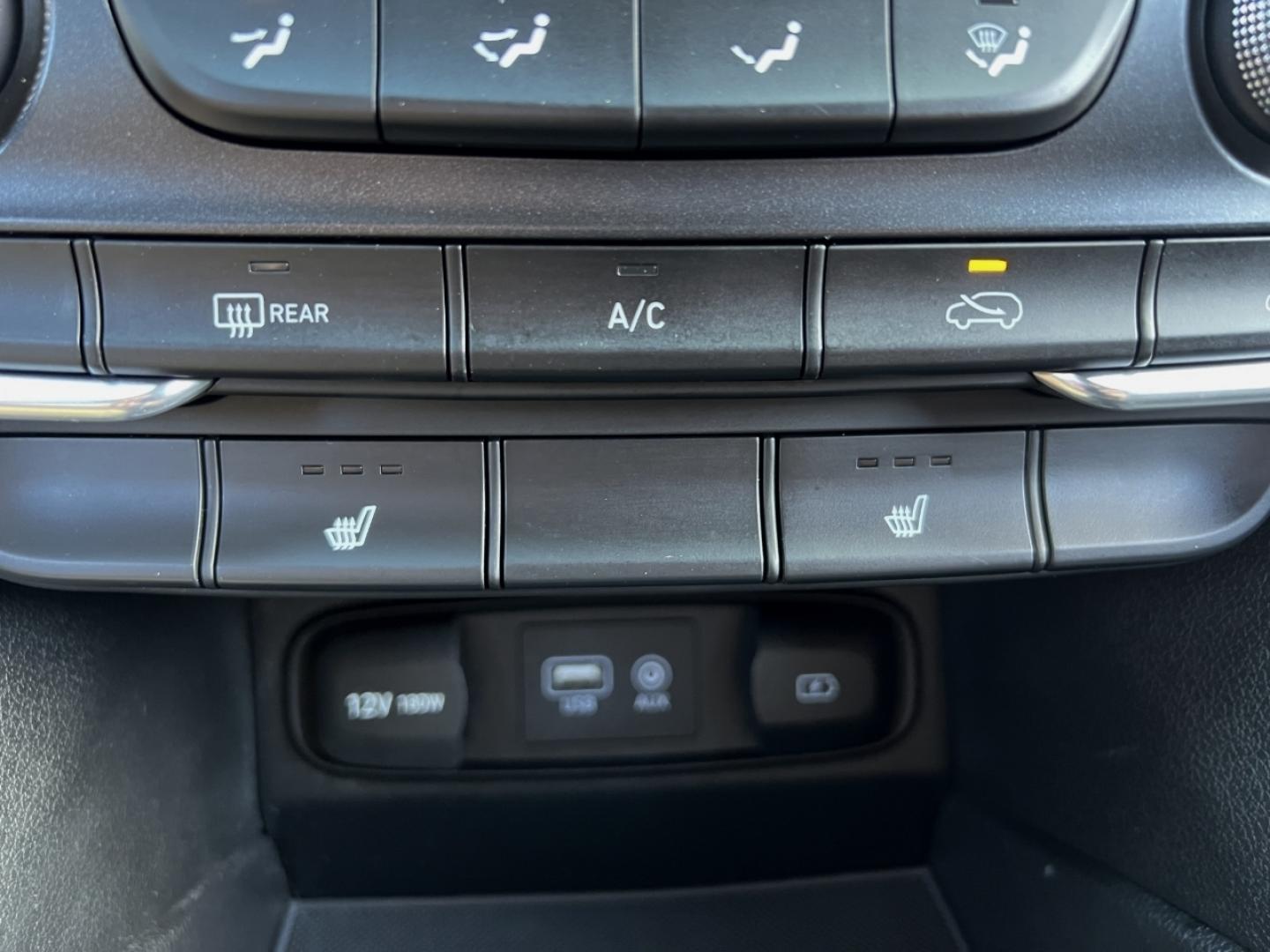 2019 BLUE /Gray Cloth HYUNDAI SANTA FE SEL (5NMS33AD2KH) with an 2.4L 4 Cyl. engine, Automatic transmission, located at 2990 Old Orchard Rd., Jackson, MO, 63755, 37.354214, -89.612106 - 2019 Hyundai Santa Fe SEL 86xxx miles Front Wheel Drive 2.4L 4 Cyl. Automatic Backup Camera Heated Seats Power Driver Seat Bluetooth Cruise Power Windows/Locks/Mirrors We have financing available and we accept trades! Fill out a credit application on our website or come by today! If you - Photo#3