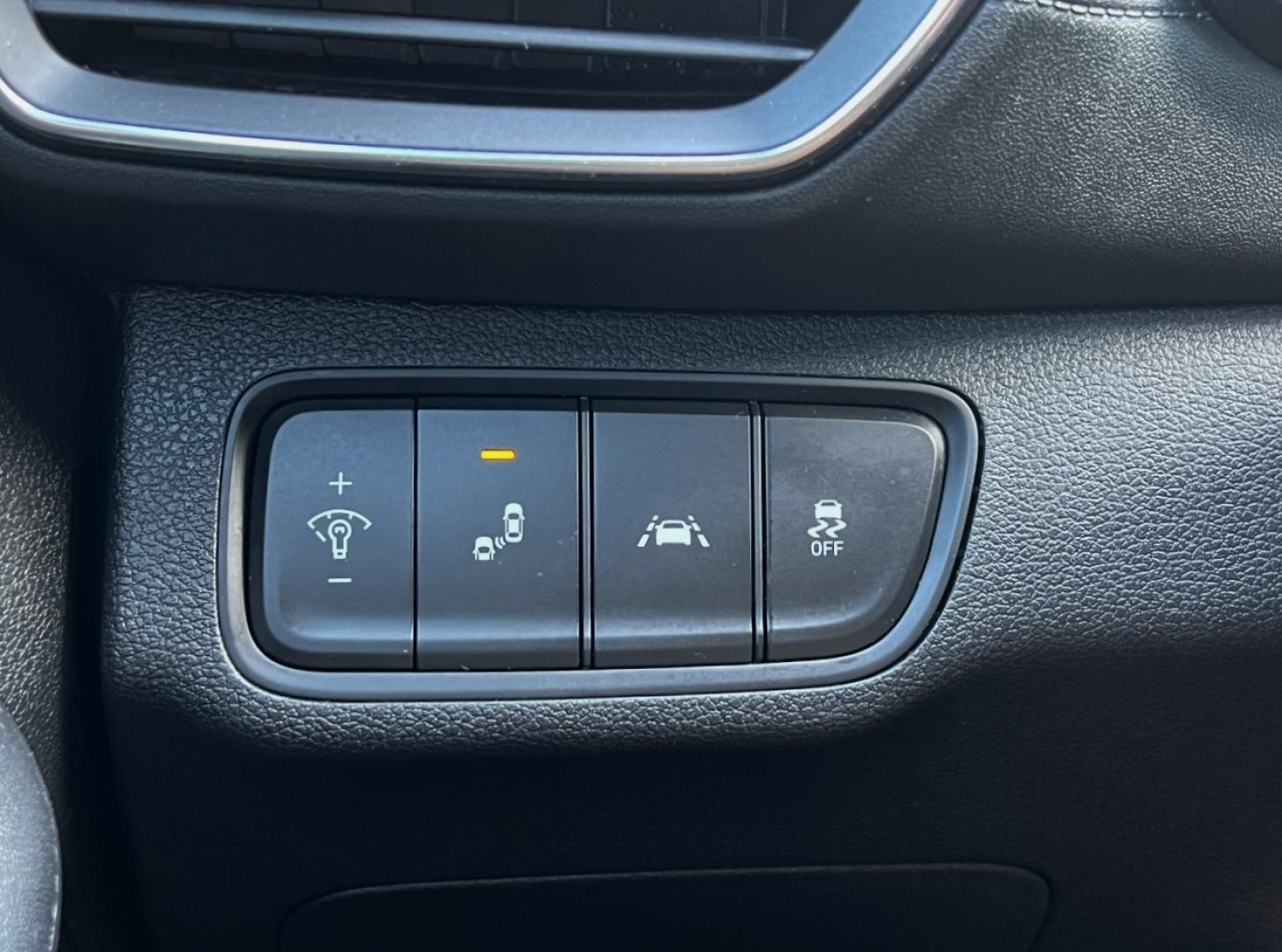 2019 BLUE /Gray Cloth HYUNDAI SANTA FE SEL (5NMS33AD2KH) with an 2.4L 4 Cyl. engine, Automatic transmission, located at 2990 Old Orchard Rd., Jackson, MO, 63755, 37.354214, -89.612106 - 2019 Hyundai Santa Fe SEL 86xxx miles Front Wheel Drive 2.4L 4 Cyl. Automatic Backup Camera Heated Seats Power Driver Seat Bluetooth Cruise Power Windows/Locks/Mirrors We have financing available and we accept trades! Fill out a credit application on our website or come by today! If you - Photo#29