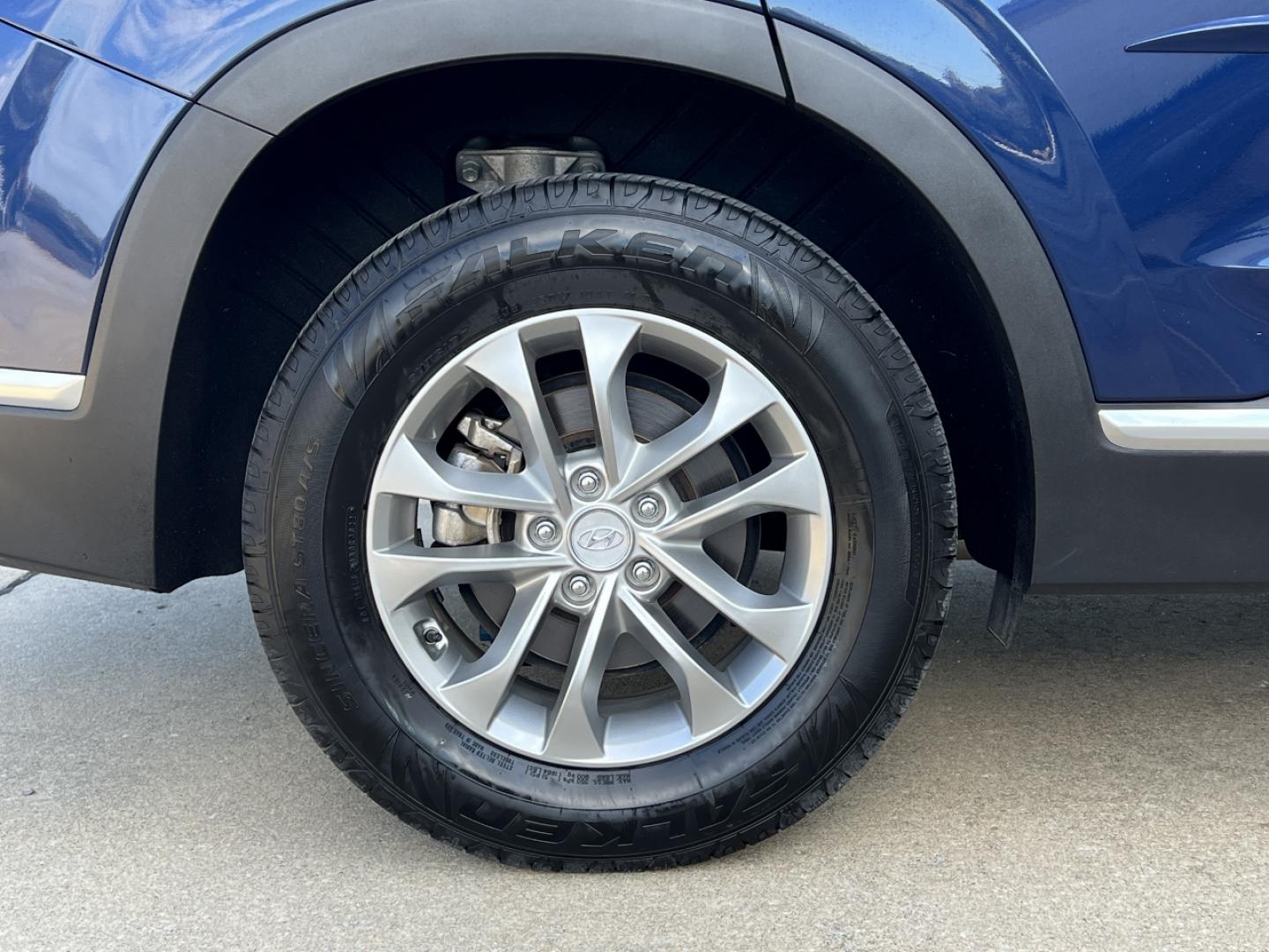 2019 BLUE /Gray Cloth HYUNDAI SANTA FE SEL (5NMS33AD2KH) with an 2.4L 4 Cyl. engine, Automatic transmission, located at 2990 Old Orchard Rd., Jackson, MO, 63755, 37.354214, -89.612106 - 2019 Hyundai Santa Fe SEL 86xxx miles Front Wheel Drive 2.4L 4 Cyl. Automatic Backup Camera Heated Seats Power Driver Seat Bluetooth Cruise Power Windows/Locks/Mirrors We have financing available and we accept trades! Fill out a credit application on our website or come by today! If you - Photo#36