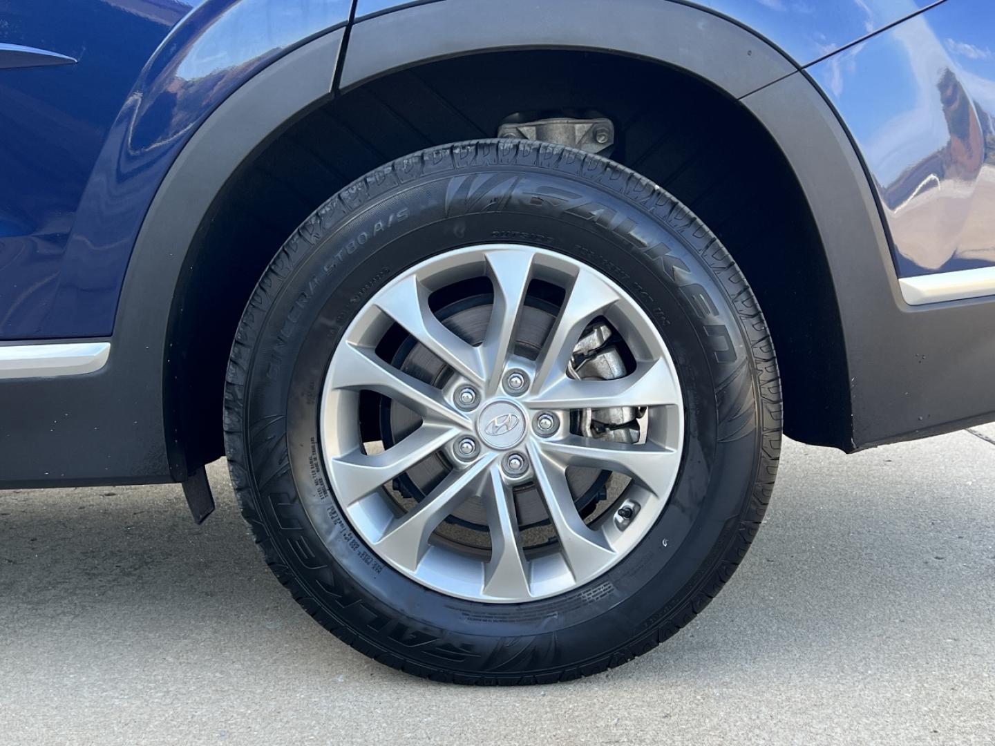 2019 BLUE /Gray Cloth HYUNDAI SANTA FE SEL (5NMS33AD2KH) with an 2.4L 4 Cyl. engine, Automatic transmission, located at 2990 Old Orchard Rd., Jackson, MO, 63755, 37.354214, -89.612106 - 2019 Hyundai Santa Fe SEL 86xxx miles Front Wheel Drive 2.4L 4 Cyl. Automatic Backup Camera Heated Seats Power Driver Seat Bluetooth Cruise Power Windows/Locks/Mirrors We have financing available and we accept trades! Fill out a credit application on our website or come by today! If you - Photo#35