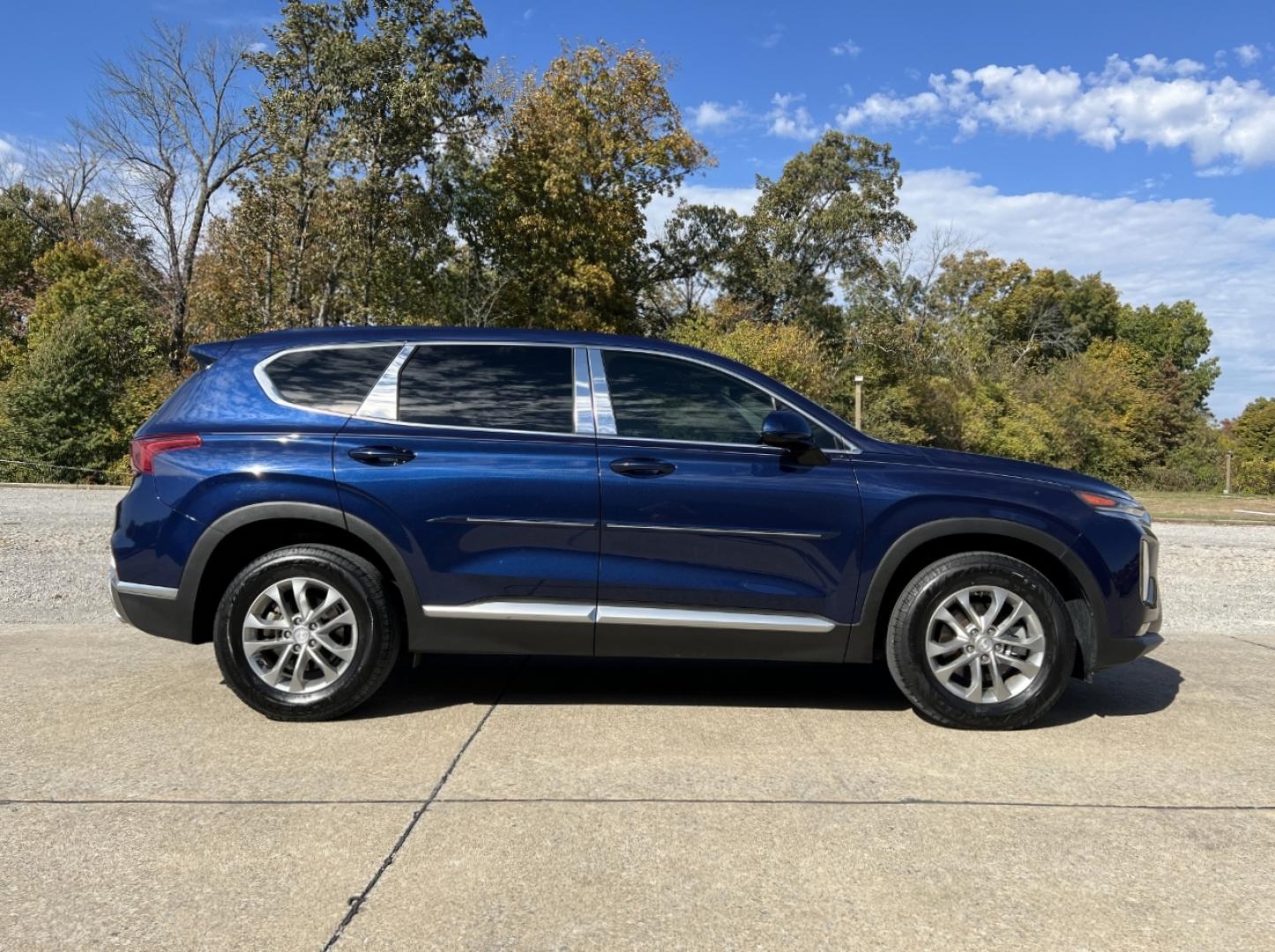 2019 BLUE /Gray Cloth HYUNDAI SANTA FE SEL (5NMS33AD2KH) with an 2.4L 4 Cyl. engine, Automatic transmission, located at 2990 Old Orchard Rd., Jackson, MO, 63755, 37.354214, -89.612106 - 2019 Hyundai Santa Fe SEL 86xxx miles Front Wheel Drive 2.4L 4 Cyl. Automatic Backup Camera Heated Seats Power Driver Seat Bluetooth Cruise Power Windows/Locks/Mirrors We have financing available and we accept trades! Fill out a credit application on our website or come by today! If you - Photo#7
