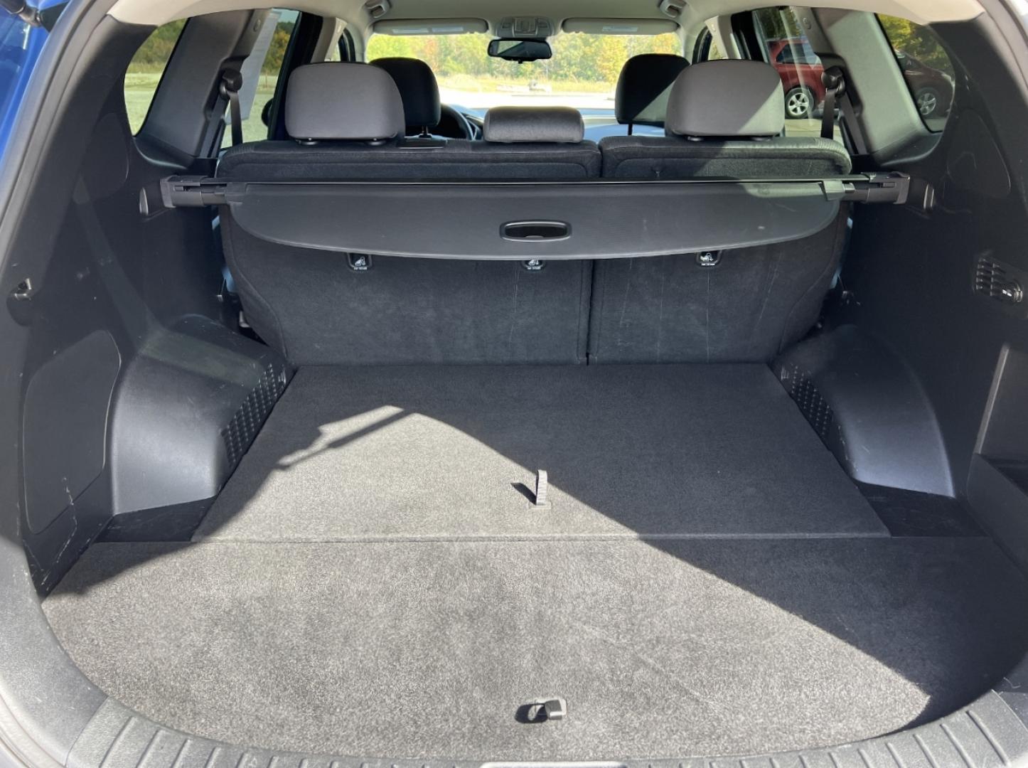 2019 BLUE /Gray Cloth HYUNDAI SANTA FE SEL (5NMS33AD2KH) with an 2.4L 4 Cyl. engine, Automatic transmission, located at 2990 Old Orchard Rd., Jackson, MO, 63755, 37.354214, -89.612106 - 2019 Hyundai Santa Fe SEL 86xxx miles Front Wheel Drive 2.4L 4 Cyl. Automatic Backup Camera Heated Seats Power Driver Seat Bluetooth Cruise Power Windows/Locks/Mirrors We have financing available and we accept trades! Fill out a credit application on our website or come by today! If you - Photo#19