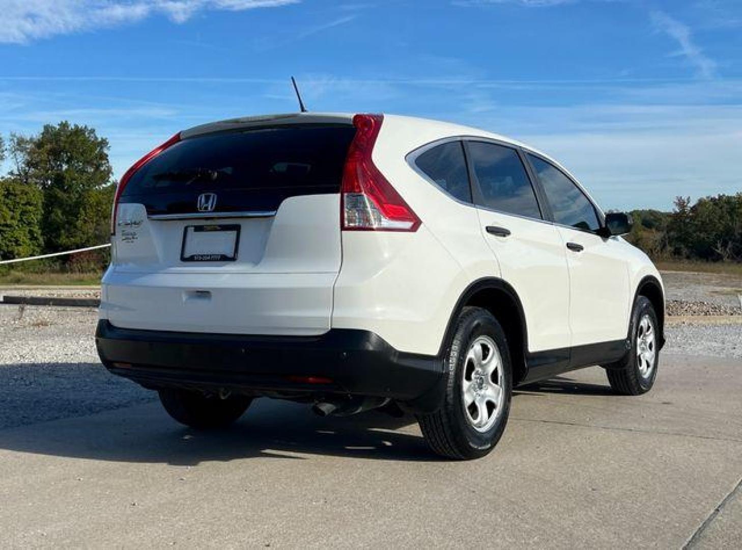 2012 WHITE /Gray HONDA CR-V LX (5J6RM3H33CL) with an 2.4L engine, Automatic transmission, located at 2990 Old Orchard Rd., Jackson, MO, 63755, 37.354214, -89.612106 - Photo#6