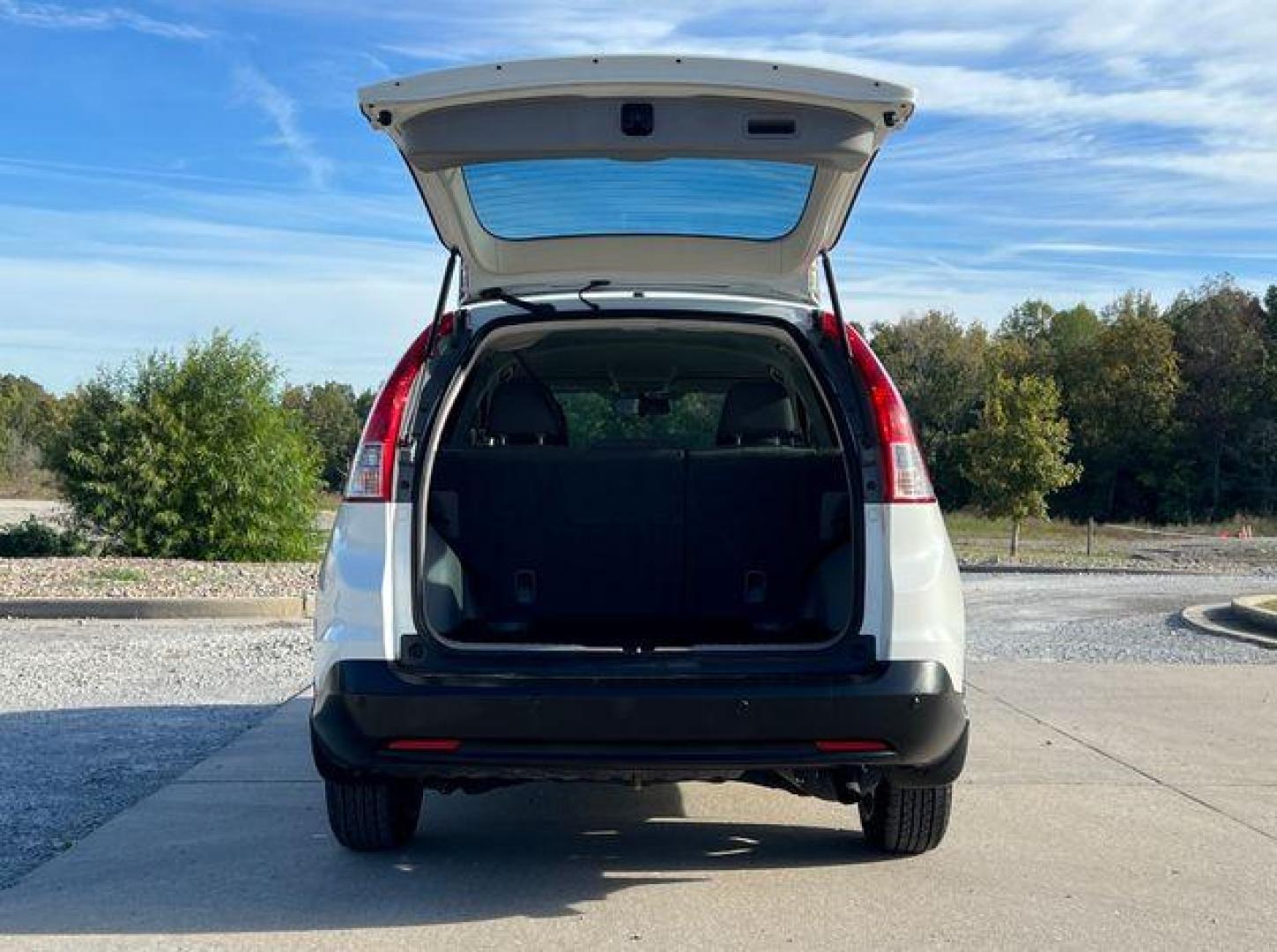 2012 WHITE /Gray HONDA CR-V LX (5J6RM3H33CL) with an 2.4L engine, Automatic transmission, located at 2990 Old Orchard Rd., Jackson, MO, 63755, 37.354214, -89.612106 - Photo#16