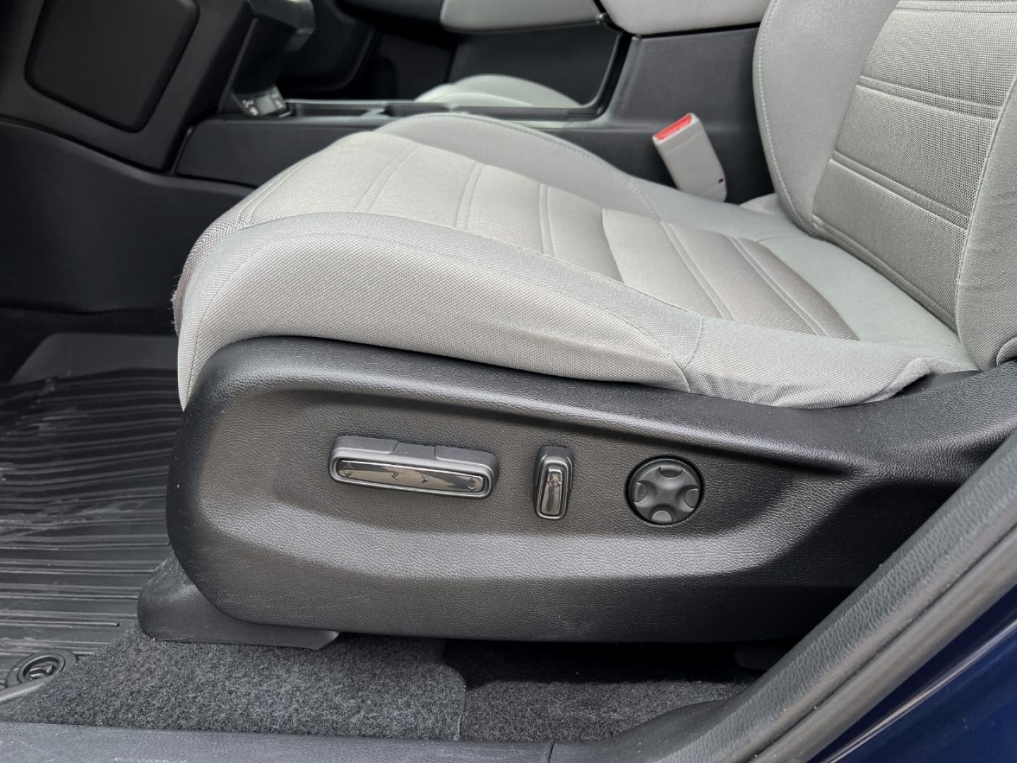2021 BLUE /Gray Cloth HONDA CR-V EX (7FART6H57ME) with an 2.0L 4 Cyl. engine, Continuously Variable transmission, located at 2990 Old Orchard Rd., Jackson, MO, 63755, 37.354214, -89.612106 - 2021 Honda CR-V HYBRID EX 1-Owner 95xxx miles All Wheel Drive 2.0L 4 Cyl. Hybrid Automatic Backup Camera Sunroof Heated Seats Power Driver Seat Bluetooth Cruise Power Windows/Locks/Mirrors We have financing available and we accept trades! Fill out a credit application on our website or - Photo#5