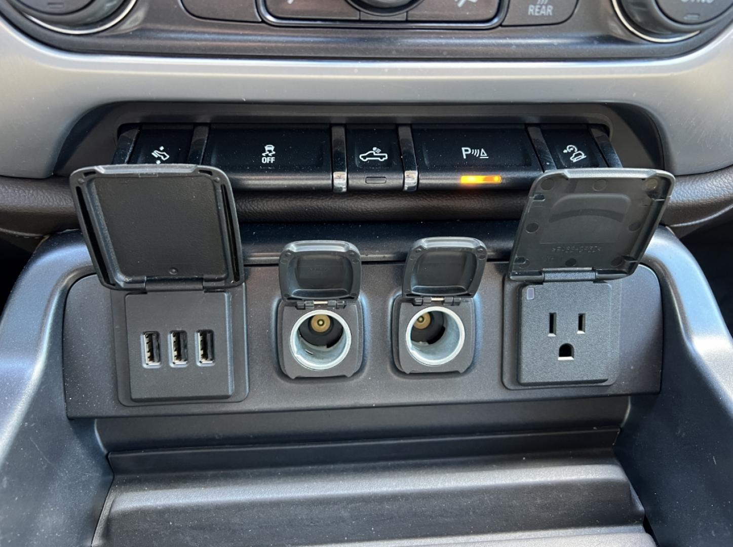 2015 BLACK /Tan Leather GMC SIERRA 1500 SLT (3GTU2VECXFG) with an 5.3L V8 engine, Automatic transmission, located at 2990 Old Orchard Rd., Jackson, MO, 63755, 37.354214, -89.612106 - 2015 GMC Sierra 1500 SLT 130xxx miles 4x4 5.3L V8 Automatic Leather Navigation Backup Camera Power/Heated/Cooled Seats Bluetooth 20" Wheels Cruise Power Windows/Locks/Mirrors We have financing available and we accept trades! Fill out a credit application on our website or come by today! - Photo#25
