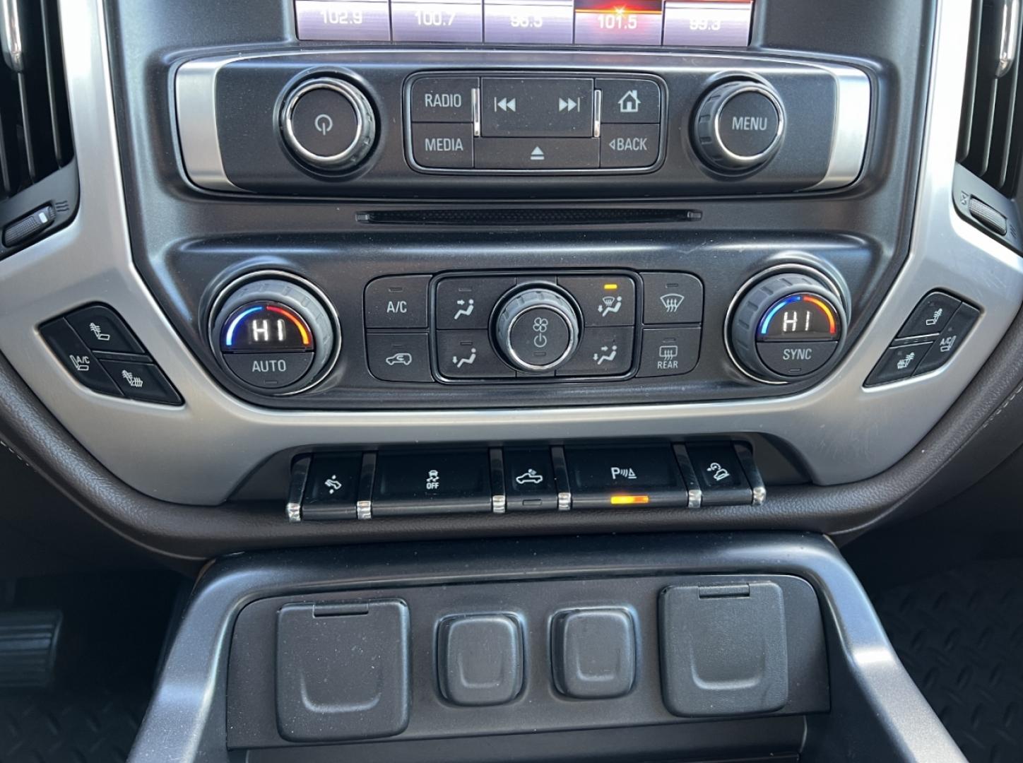 2015 BLACK /Tan Leather GMC SIERRA 1500 SLT (3GTU2VECXFG) with an 5.3L V8 engine, Automatic transmission, located at 2990 Old Orchard Rd., Jackson, MO, 63755, 37.354214, -89.612106 - 2015 GMC Sierra 1500 SLT 130xxx miles 4x4 5.3L V8 Automatic Leather Navigation Backup Camera Power/Heated/Cooled Seats Bluetooth 20" Wheels Cruise Power Windows/Locks/Mirrors We have financing available and we accept trades! Fill out a credit application on our website or come by today! - Photo#5