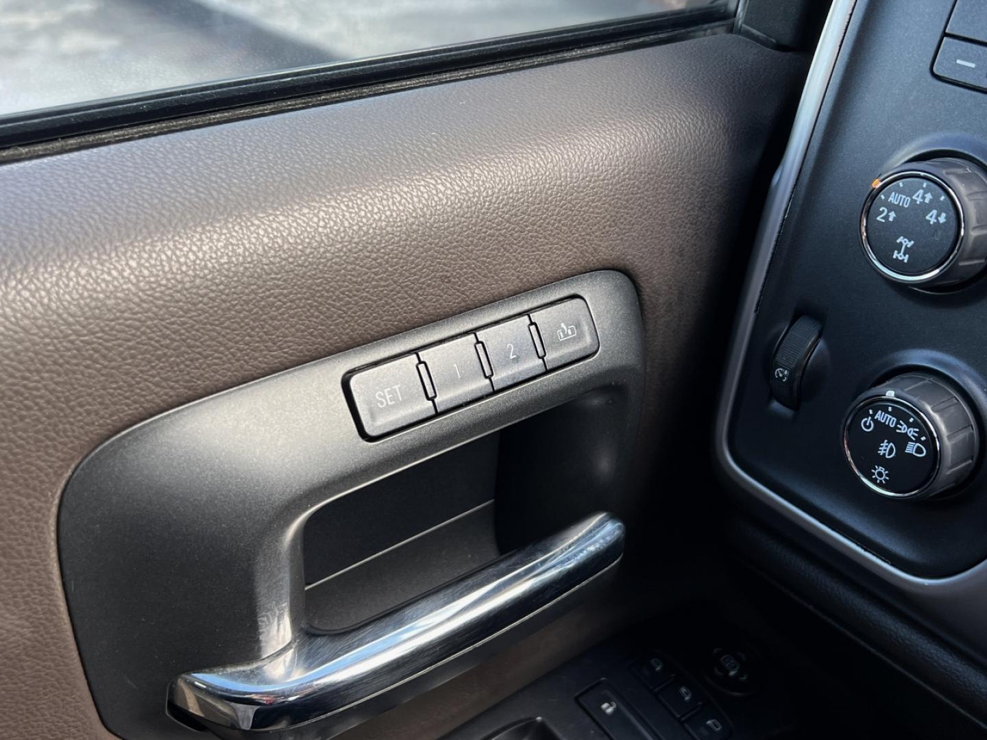 2015 BLACK /Tan Leather GMC SIERRA 1500 SLT (3GTU2VECXFG) with an 5.3L V8 engine, Automatic transmission, located at 2990 Old Orchard Rd., Jackson, MO, 63755, 37.354214, -89.612106 - 2015 GMC Sierra 1500 SLT 130xxx miles 4x4 5.3L V8 Automatic Leather Navigation Backup Camera Power/Heated/Cooled Seats Bluetooth 20" Wheels Cruise Power Windows/Locks/Mirrors We have financing available and we accept trades! Fill out a credit application on our website or come by today! - Photo#27