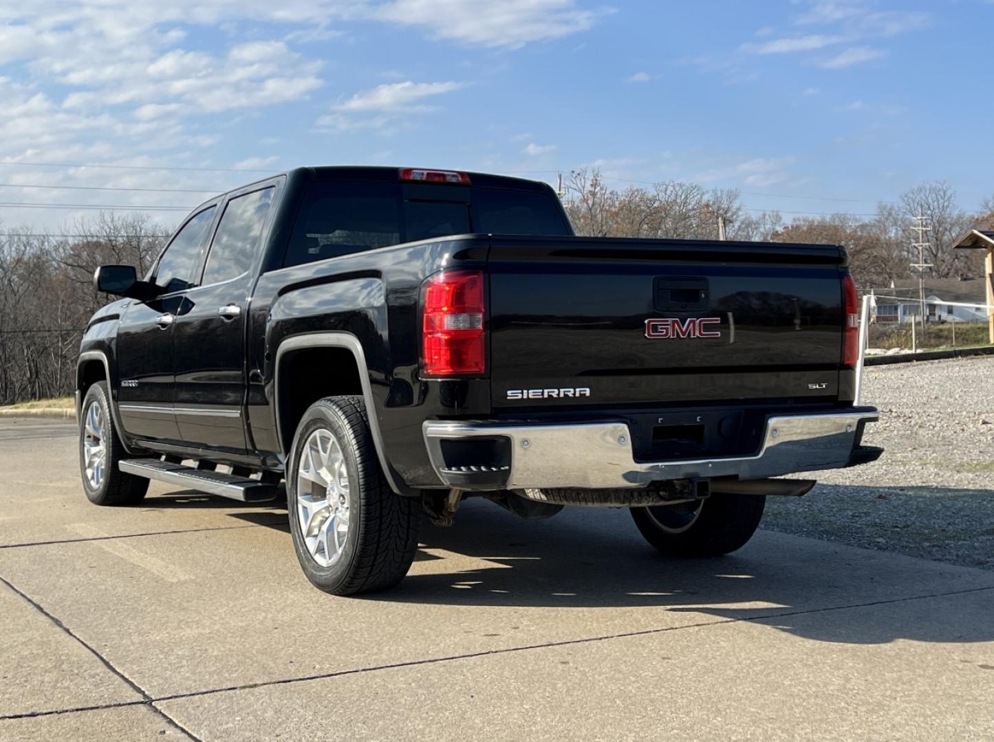 2015 BLACK /Tan Leather GMC SIERRA 1500 SLT (3GTU2VECXFG) with an 5.3L V8 engine, Automatic transmission, located at 2990 Old Orchard Rd., Jackson, MO, 63755, 37.354214, -89.612106 - 2015 GMC Sierra 1500 SLT 130xxx miles 4x4 5.3L V8 Automatic Leather Navigation Backup Camera Power/Heated/Cooled Seats Bluetooth 20" Wheels Cruise Power Windows/Locks/Mirrors We have financing available and we accept trades! Fill out a credit application on our website or come by today! - Photo#11