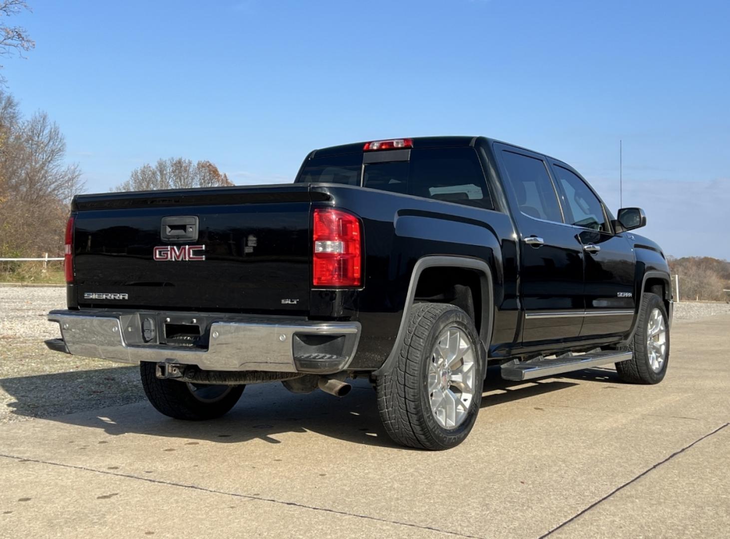 2015 BLACK /Tan Leather GMC SIERRA 1500 SLT (3GTU2VECXFG) with an 5.3L V8 engine, Automatic transmission, located at 2990 Old Orchard Rd., Jackson, MO, 63755, 37.354214, -89.612106 - 2015 GMC Sierra 1500 SLT 130xxx miles 4x4 5.3L V8 Automatic Leather Navigation Backup Camera Power/Heated/Cooled Seats Bluetooth 20" Wheels Cruise Power Windows/Locks/Mirrors We have financing available and we accept trades! Fill out a credit application on our website or come by today! - Photo#10