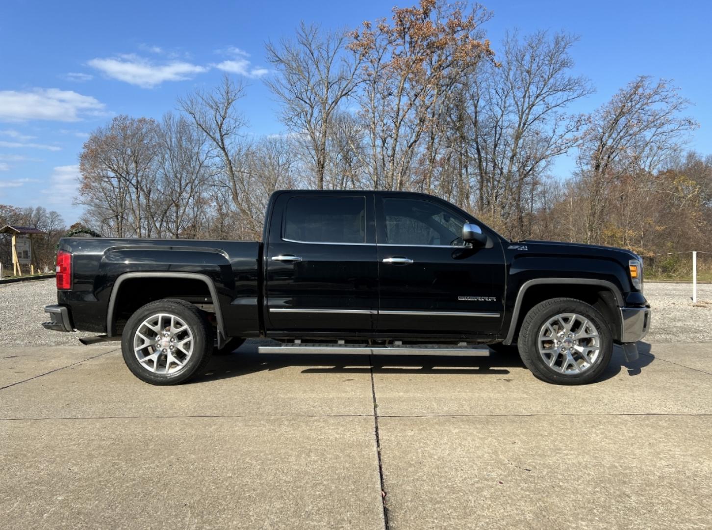 2015 BLACK /Tan Leather GMC SIERRA 1500 SLT (3GTU2VECXFG) with an 5.3L V8 engine, Automatic transmission, located at 2990 Old Orchard Rd., Jackson, MO, 63755, 37.354214, -89.612106 - 2015 GMC Sierra 1500 SLT 130xxx miles 4x4 5.3L V8 Automatic Leather Navigation Backup Camera Power/Heated/Cooled Seats Bluetooth 20" Wheels Cruise Power Windows/Locks/Mirrors We have financing available and we accept trades! Fill out a credit application on our website or come by today! - Photo#9