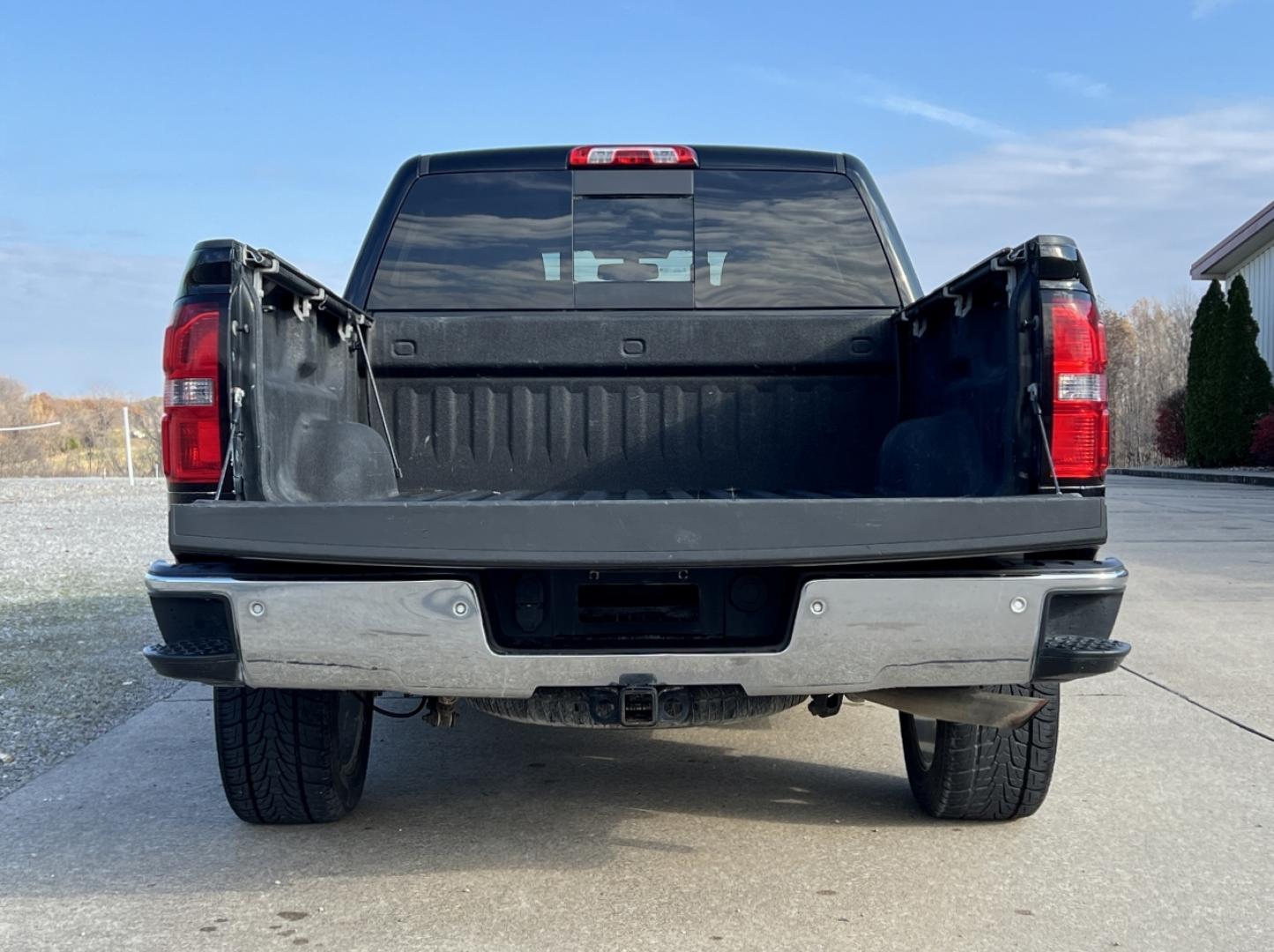 2015 BLACK /Tan Leather GMC SIERRA 1500 SLT (3GTU2VECXFG) with an 5.3L V8 engine, Automatic transmission, located at 2990 Old Orchard Rd., Jackson, MO, 63755, 37.354214, -89.612106 - 2015 GMC Sierra 1500 SLT 130xxx miles 4x4 5.3L V8 Automatic Leather Navigation Backup Camera Power/Heated/Cooled Seats Bluetooth 20" Wheels Cruise Power Windows/Locks/Mirrors We have financing available and we accept trades! Fill out a credit application on our website or come by today! - Photo#19