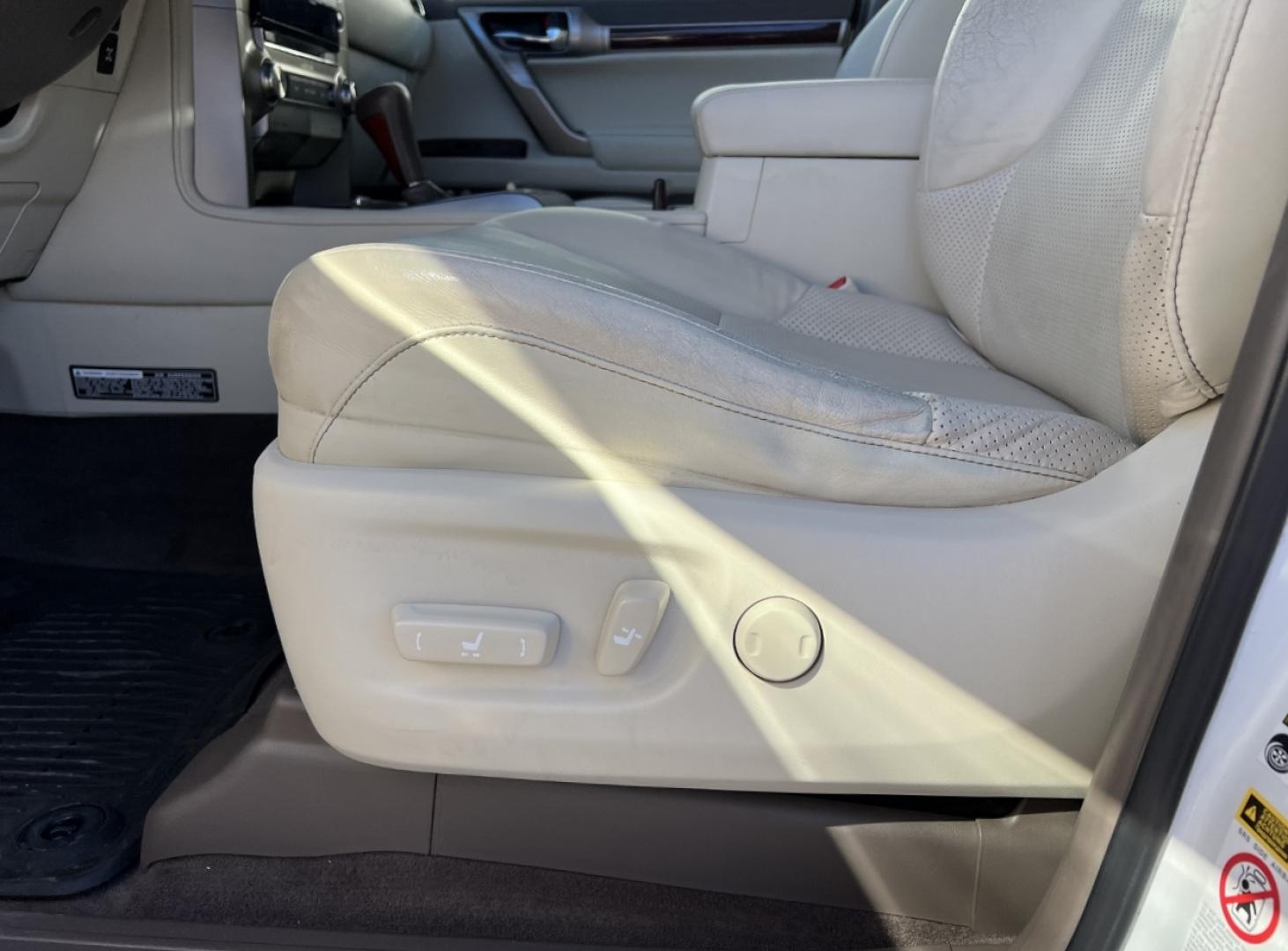 2014 WHITE /Tan Leather LEXUS GX 460 PREMIUM (JTJJM7FX7E5) with an 4.6L V6 engine, Automatic transmission, located at 2990 Old Orchard Rd., Jackson, MO, 63755, 37.354214, -89.612106 - 2014 Lexus GX 460 Premium Local 1-Owner 231xxx miles All Wheel Drive 4.6L V8 Automatic Leather 3rd Row Navigation Backup Camera Power/Heated/Cooled Seats Heated Rear Seats Heated Steering Wheel Sunroof Bluetooth Cruise Power Windows/Locks/Mirrors We have financing available and we a - Photo#7