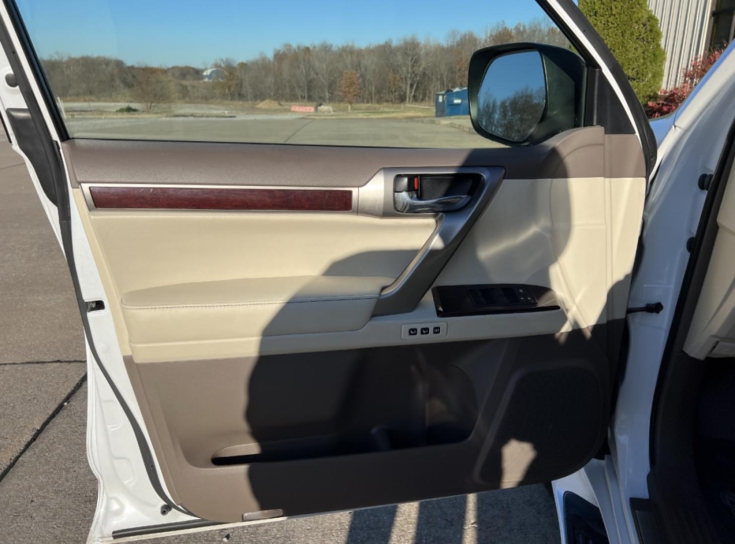 2014 WHITE /Tan Leather LEXUS GX 460 PREMIUM (JTJJM7FX7E5) with an 4.6L V6 engine, Automatic transmission, located at 2990 Old Orchard Rd., Jackson, MO, 63755, 37.354214, -89.612106 - 2014 Lexus GX 460 Premium Local 1-Owner 231xxx miles All Wheel Drive 4.6L V8 Automatic Leather 3rd Row Navigation Backup Camera Power/Heated/Cooled Seats Heated Rear Seats Heated Steering Wheel Sunroof Bluetooth Cruise Power Windows/Locks/Mirrors We have financing available and we a - Photo#16