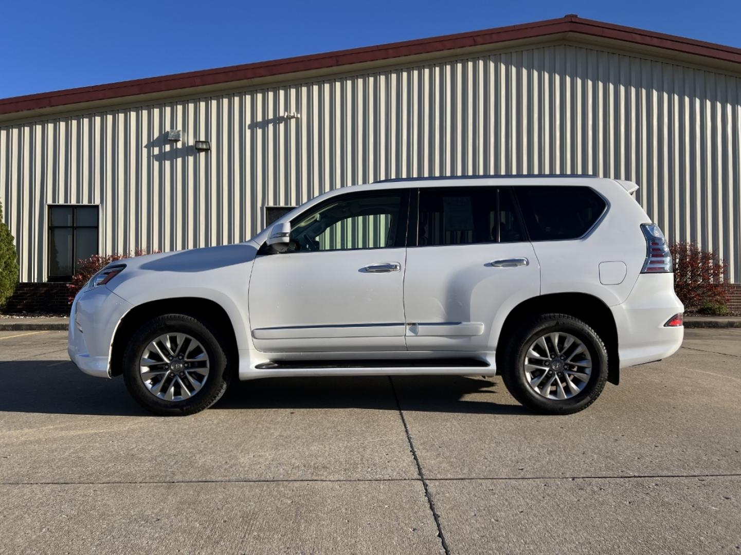 2014 WHITE /Tan Leather LEXUS GX 460 PREMIUM (JTJJM7FX7E5) with an 4.6L V6 engine, Automatic transmission, located at 2990 Old Orchard Rd., Jackson, MO, 63755, 37.354214, -89.612106 - 2014 Lexus GX 460 Premium Local 1-Owner 231xxx miles All Wheel Drive 4.6L V8 Automatic Leather 3rd Row Navigation Backup Camera Power/Heated/Cooled Seats Heated Rear Seats Heated Steering Wheel Sunroof Bluetooth Cruise Power Windows/Locks/Mirrors We have financing available and we a - Photo#10