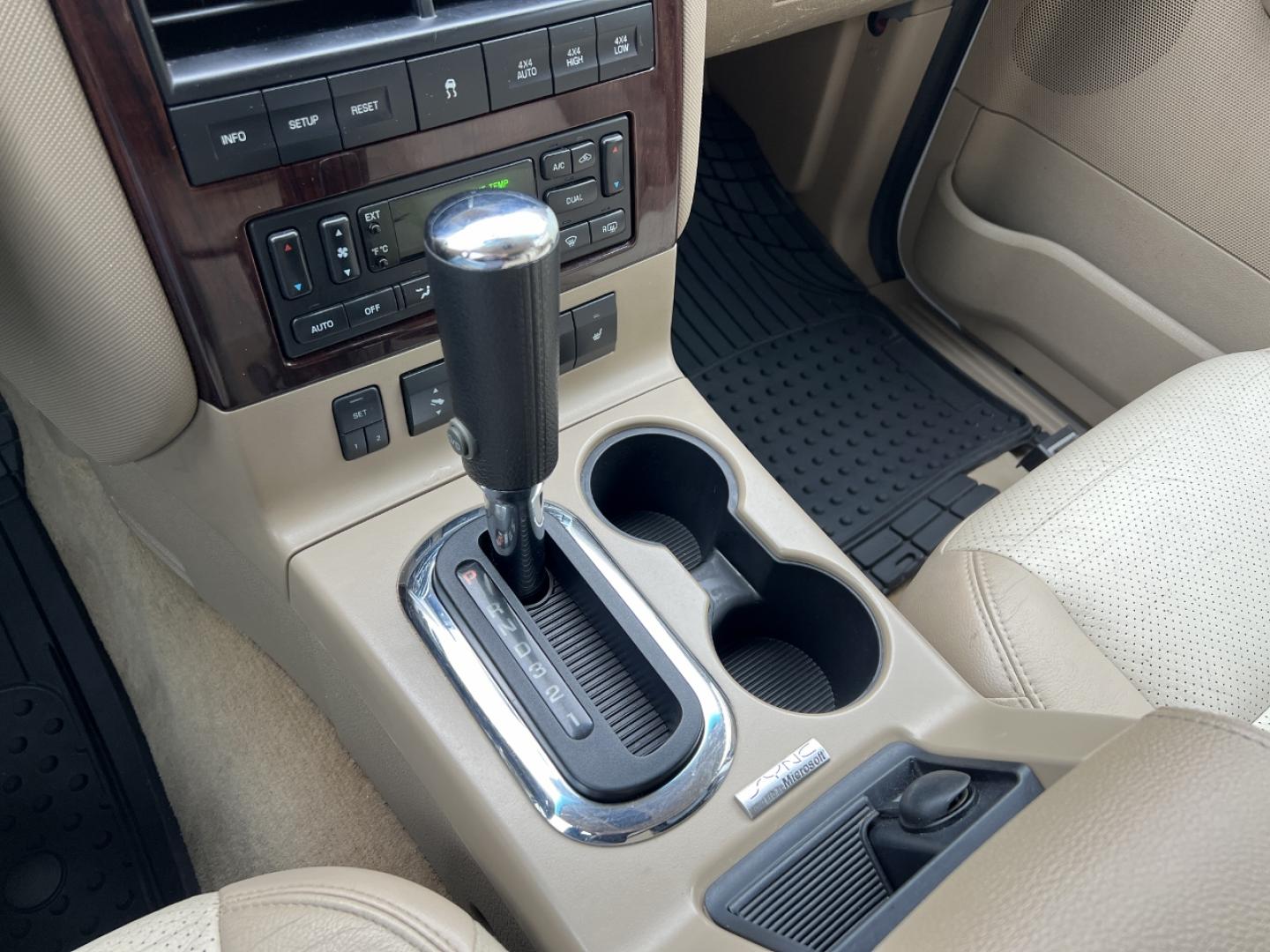 2010 WHITE /Tan Leather FORD EXPLORER LIMITED (1FMEU7F82AU) with an 4.6L V8 engine, Automatic transmission, located at 2990 Old Orchard Rd., Jackson, MO, 63755, 37.354214, -89.612106 - 2020 Ford Explorer Limited 233xxx miles 4 Wheel Drive 4.6L V6 Automatic Leather 3rd Row Navigation Power/Heated Seats Sunroof Cruise Power Windows/Locks/Mirrors We have financing available and we accept trades! Fill out a credit application on our website or come by today! If you have a - Photo#24