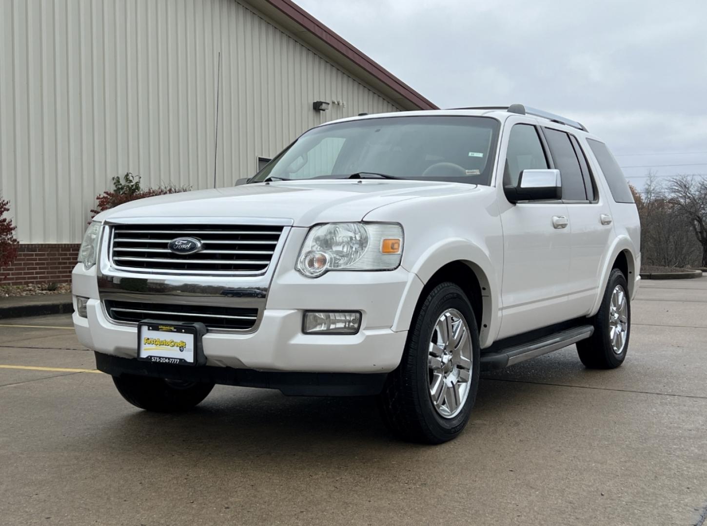 2010 WHITE /Tan Leather FORD EXPLORER LIMITED (1FMEU7F82AU) with an 4.6L V8 engine, Automatic transmission, located at 2990 Old Orchard Rd., Jackson, MO, 63755, 37.354214, -89.612106 - 2020 Ford Explorer Limited 233xxx miles 4 Wheel Drive 4.6L V6 Automatic Leather 3rd Row Navigation Power/Heated Seats Sunroof Cruise Power Windows/Locks/Mirrors We have financing available and we accept trades! Fill out a credit application on our website or come by today! If you have a - Photo#6