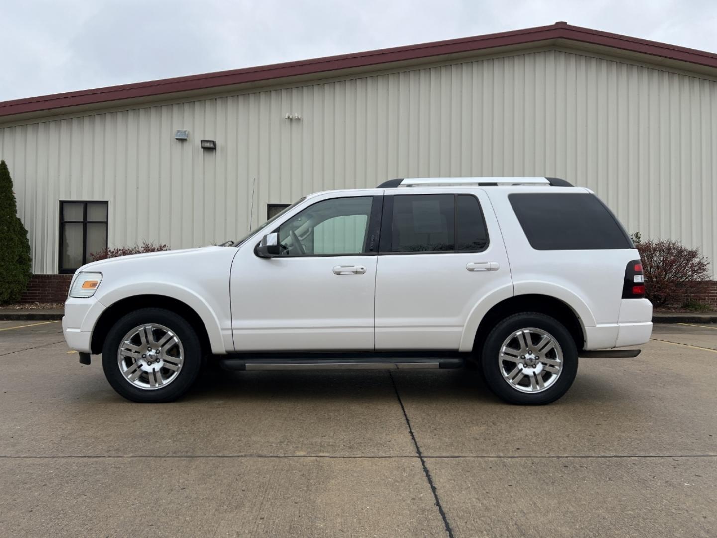 2010 WHITE /Tan Leather FORD EXPLORER LIMITED (1FMEU7F82AU) with an 4.6L V8 engine, Automatic transmission, located at 2990 Old Orchard Rd., Jackson, MO, 63755, 37.354214, -89.612106 - 2020 Ford Explorer Limited 233xxx miles 4 Wheel Drive 4.6L V6 Automatic Leather 3rd Row Navigation Power/Heated Seats Sunroof Cruise Power Windows/Locks/Mirrors We have financing available and we accept trades! Fill out a credit application on our website or come by today! If you have a - Photo#7