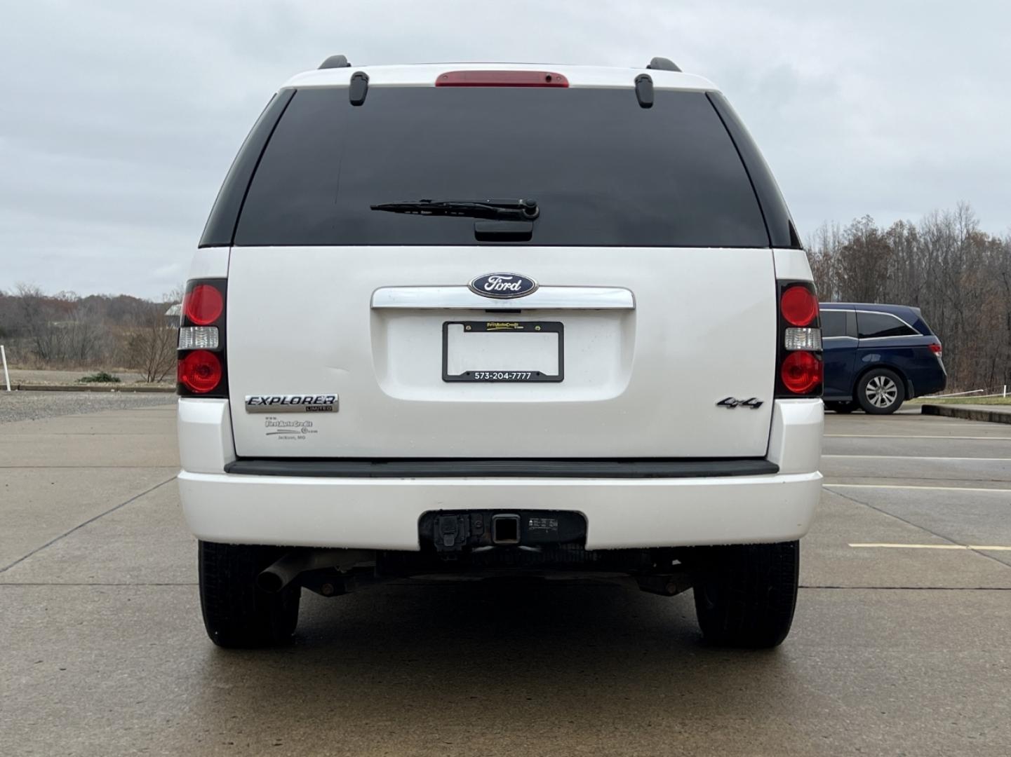 2010 WHITE /Tan Leather FORD EXPLORER LIMITED (1FMEU7F82AU) with an 4.6L V8 engine, Automatic transmission, located at 2990 Old Orchard Rd., Jackson, MO, 63755, 37.354214, -89.612106 - 2020 Ford Explorer Limited 233xxx miles 4 Wheel Drive 4.6L V6 Automatic Leather 3rd Row Navigation Power/Heated Seats Sunroof Cruise Power Windows/Locks/Mirrors We have financing available and we accept trades! Fill out a credit application on our website or come by today! If you have a - Photo#11