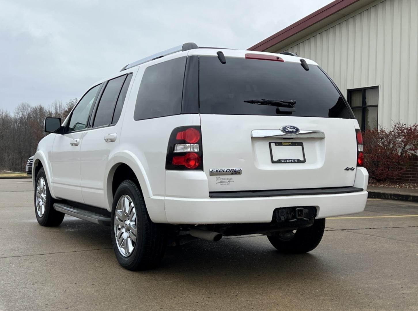2010 WHITE /Tan Leather FORD EXPLORER LIMITED (1FMEU7F82AU) with an 4.6L V8 engine, Automatic transmission, located at 2990 Old Orchard Rd., Jackson, MO, 63755, 37.354214, -89.612106 - 2020 Ford Explorer Limited 233xxx miles 4 Wheel Drive 4.6L V6 Automatic Leather 3rd Row Navigation Power/Heated Seats Sunroof Cruise Power Windows/Locks/Mirrors We have financing available and we accept trades! Fill out a credit application on our website or come by today! If you have a - Photo#10