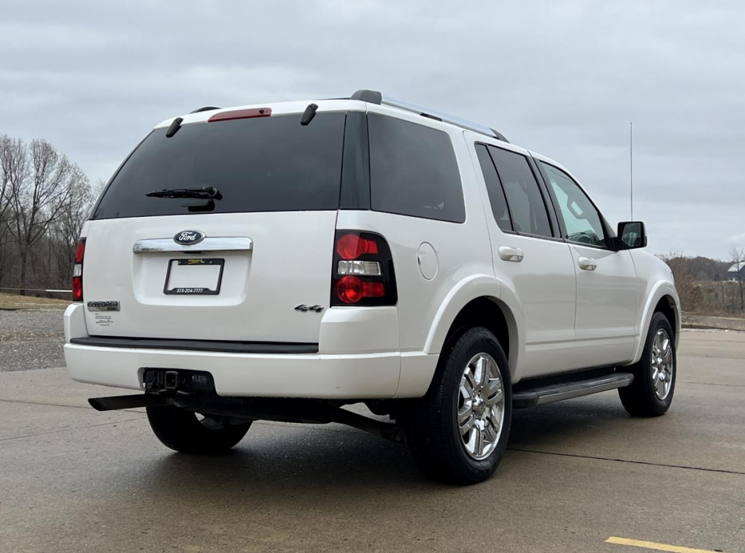 2010 WHITE /Tan Leather FORD EXPLORER LIMITED (1FMEU7F82AU) with an 4.6L V8 engine, Automatic transmission, located at 2990 Old Orchard Rd., Jackson, MO, 63755, 37.354214, -89.612106 - 2020 Ford Explorer Limited 233xxx miles 4 Wheel Drive 4.6L V6 Automatic Leather 3rd Row Navigation Power/Heated Seats Sunroof Cruise Power Windows/Locks/Mirrors We have financing available and we accept trades! Fill out a credit application on our website or come by today! If you have a - Photo#9