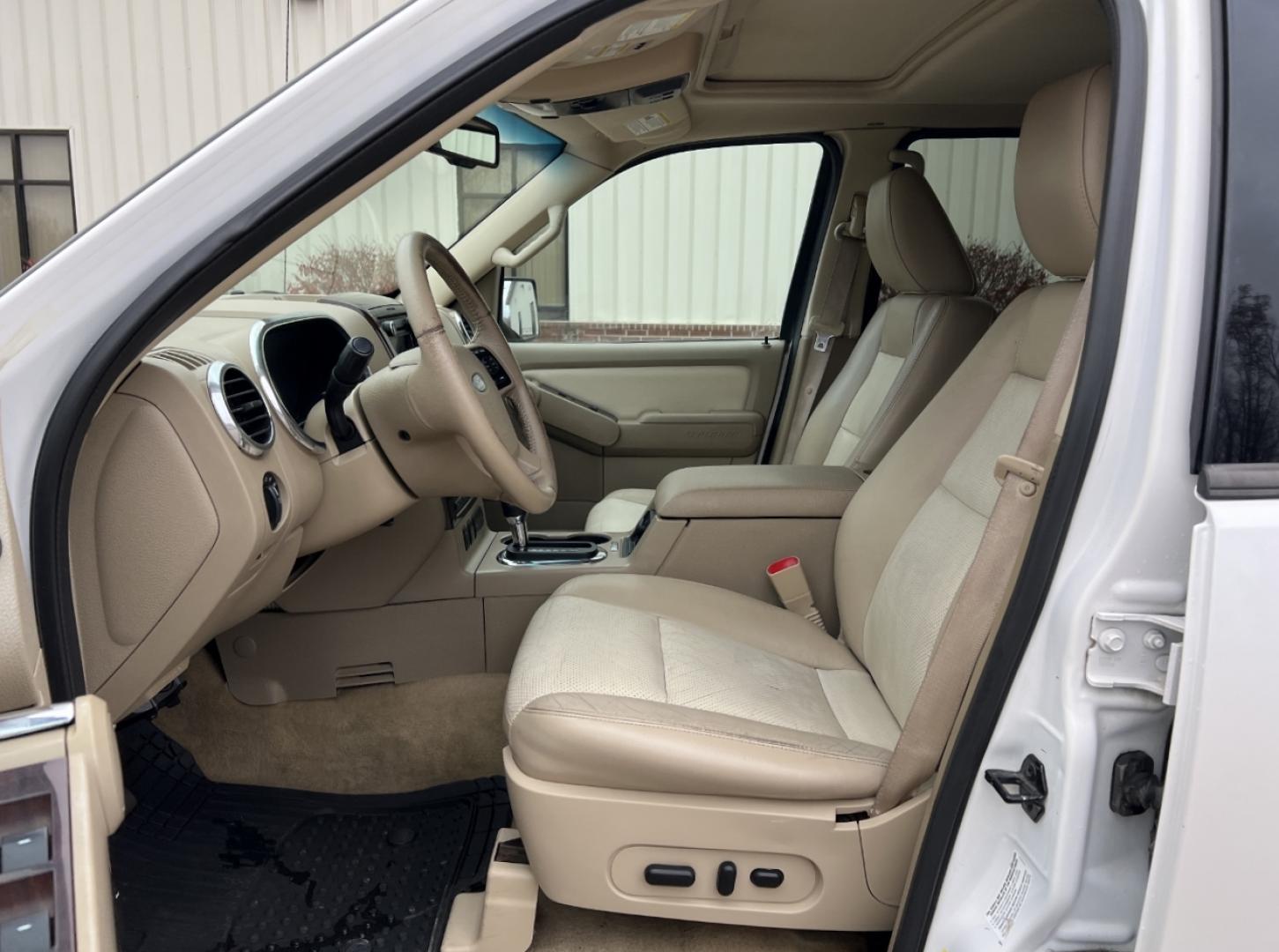 2010 WHITE /Tan Leather FORD EXPLORER LIMITED (1FMEU7F82AU) with an 4.6L V8 engine, Automatic transmission, located at 2990 Old Orchard Rd., Jackson, MO, 63755, 37.354214, -89.612106 - 2020 Ford Explorer Limited 233xxx miles 4 Wheel Drive 4.6L V6 Automatic Leather 3rd Row Navigation Power/Heated Seats Sunroof Cruise Power Windows/Locks/Mirrors We have financing available and we accept trades! Fill out a credit application on our website or come by today! If you have a - Photo#14