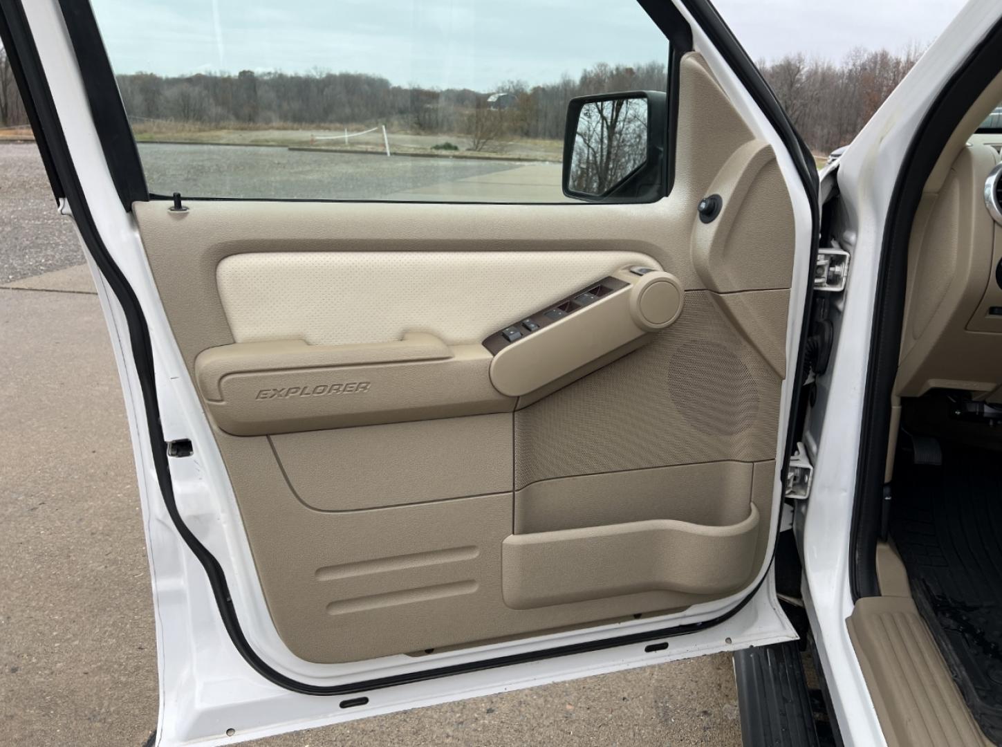 2010 WHITE /Tan Leather FORD EXPLORER LIMITED (1FMEU7F82AU) with an 4.6L V8 engine, Automatic transmission, located at 2990 Old Orchard Rd., Jackson, MO, 63755, 37.354214, -89.612106 - 2020 Ford Explorer Limited 233xxx miles 4 Wheel Drive 4.6L V6 Automatic Leather 3rd Row Navigation Power/Heated Seats Sunroof Cruise Power Windows/Locks/Mirrors We have financing available and we accept trades! Fill out a credit application on our website or come by today! If you have a - Photo#13