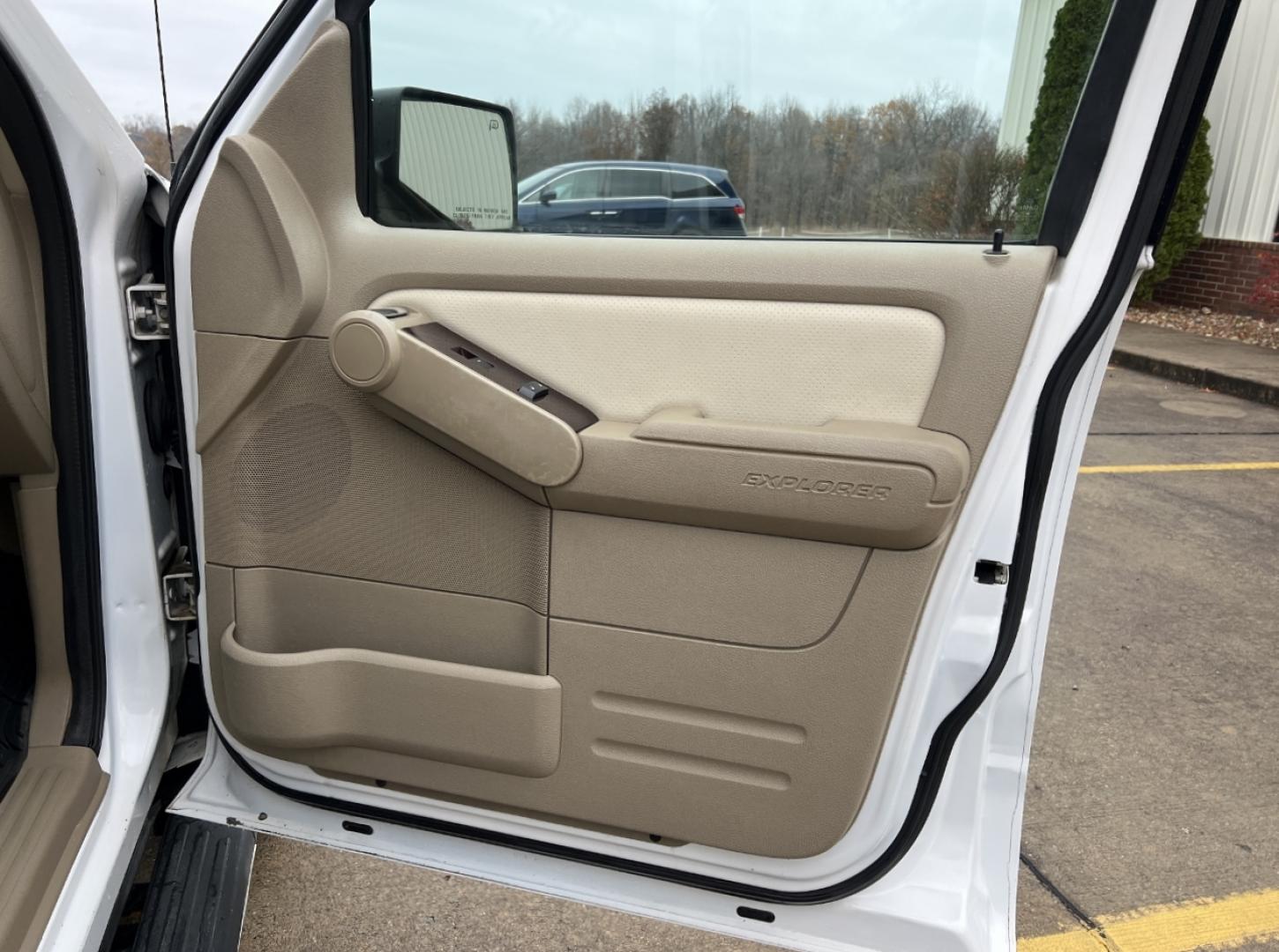 2010 WHITE /Tan Leather FORD EXPLORER LIMITED (1FMEU7F82AU) with an 4.6L V8 engine, Automatic transmission, located at 2990 Old Orchard Rd., Jackson, MO, 63755, 37.354214, -89.612106 - 2020 Ford Explorer Limited 233xxx miles 4 Wheel Drive 4.6L V6 Automatic Leather 3rd Row Navigation Power/Heated Seats Sunroof Cruise Power Windows/Locks/Mirrors We have financing available and we accept trades! Fill out a credit application on our website or come by today! If you have a - Photo#15