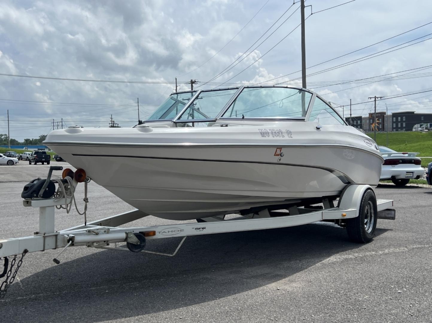 2000 WHITE TAHOE Q3 (BUJ3371CG90) with an Mercury MerCruiser engine, located at 2990 Old Orchard Rd., Jackson, MO, 63755, 37.354214, -89.612106 - We have financing available and we accept trades! Fill out a credit application on our website or come by today! If you have any questions, give us a call at (573) 204-7777 or visit our website at firstautocredit.com. - Photo#3