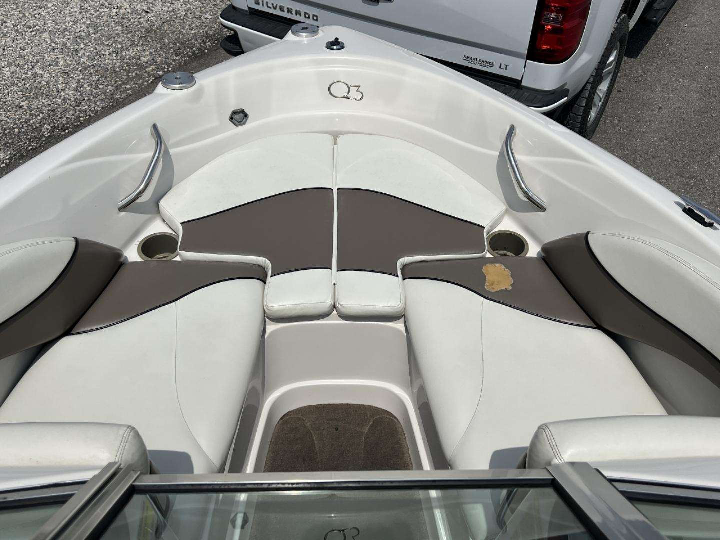 2000 WHITE TAHOE Q3 (BUJ3371CG90) with an Mercury MerCruiser engine, located at 2990 Old Orchard Rd., Jackson, MO, 63755, 37.354214, -89.612106 - We have financing available and we accept trades! Fill out a credit application on our website or come by today! If you have any questions, give us a call at (573) 204-7777 or visit our website at firstautocredit.com. - Photo#15