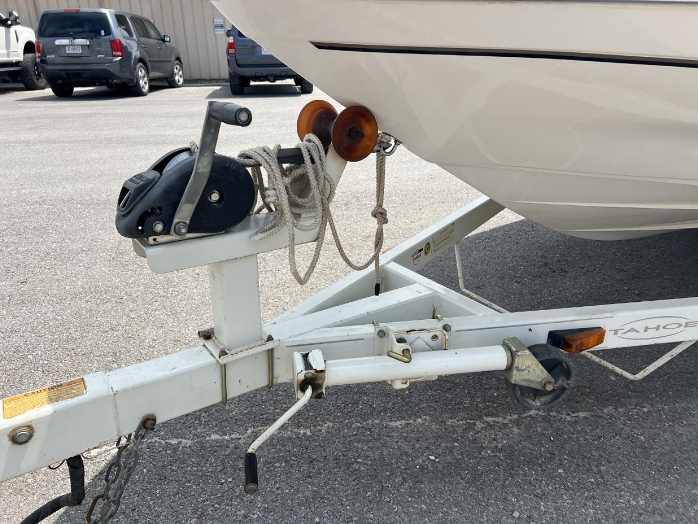 2000 WHITE TAHOE Q3 (BUJ3371CG90) with an Mercury MerCruiser engine, located at 2990 Old Orchard Rd., Jackson, MO, 63755, 37.354214, -89.612106 - We have financing available and we accept trades! Fill out a credit application on our website or come by today! If you have any questions, give us a call at (573) 204-7777 or visit our website at firstautocredit.com. - Photo#19