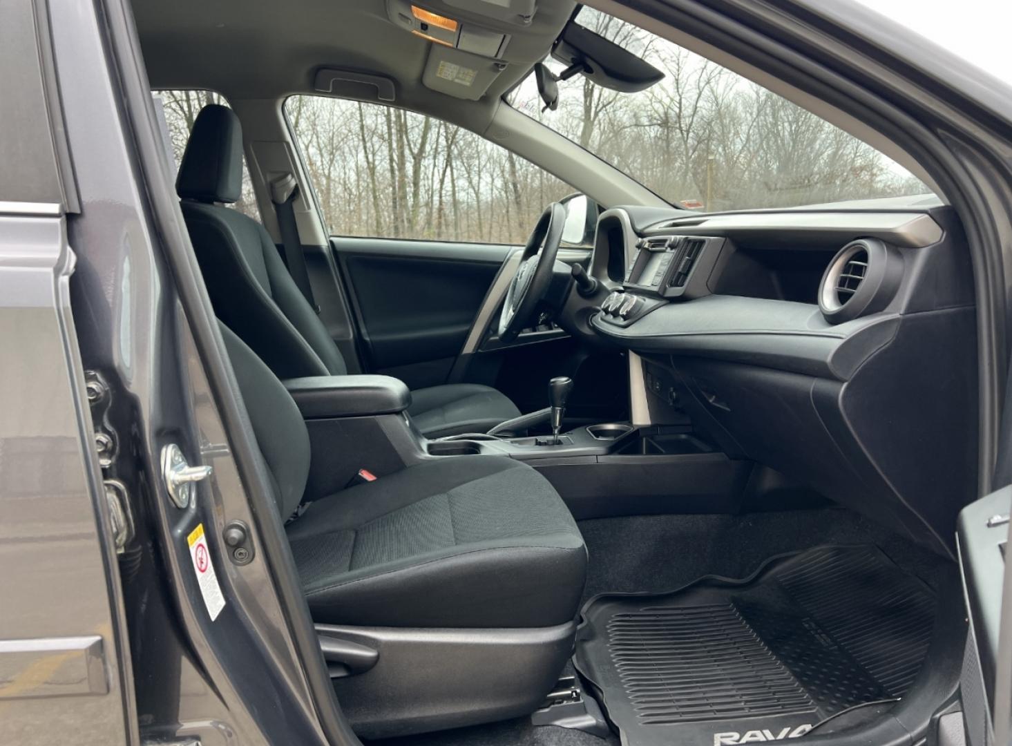 2018 GRAY /Black Cloth TOYOTA RAV4 LE (2T3ZFREV0JW) with an 2.5L engine, Automatic transmission, located at 506 S. Kingshighway, Cape Girardeau, MO, 63703, 37.294994, -89.556206 - Photo#13