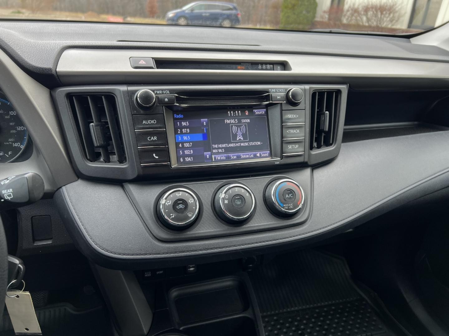 2018 GRAY /Black Cloth TOYOTA RAV4 LE (2T3ZFREV0JW) with an 2.5L engine, Automatic transmission, located at 506 S. Kingshighway, Cape Girardeau, MO, 63703, 37.294994, -89.556206 - Photo#22