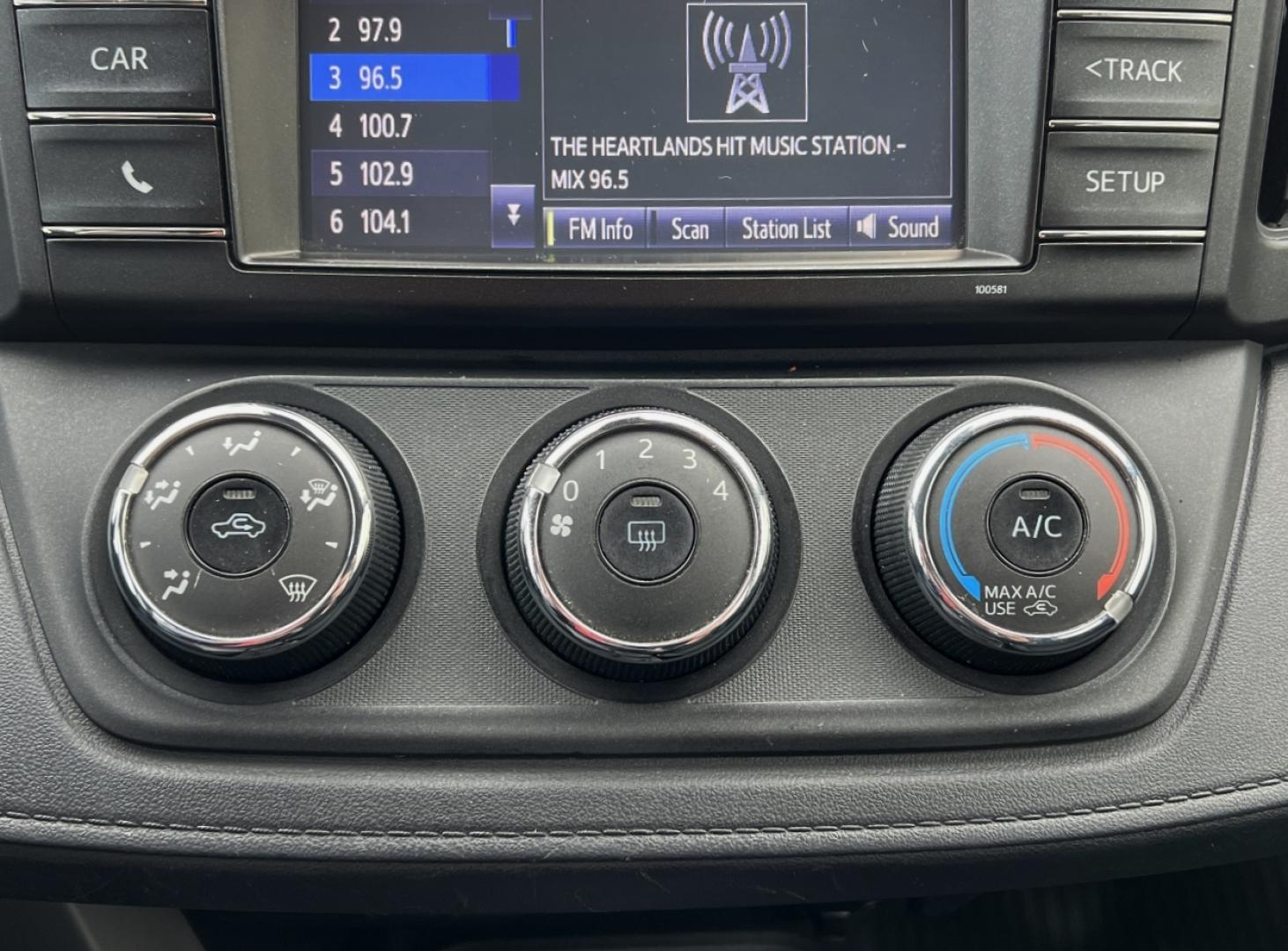 2018 GRAY /Black Cloth TOYOTA RAV4 LE (2T3ZFREV0JW) with an 2.5L engine, Automatic transmission, located at 506 S. Kingshighway, Cape Girardeau, MO, 63703, 37.294994, -89.556206 - Photo#24