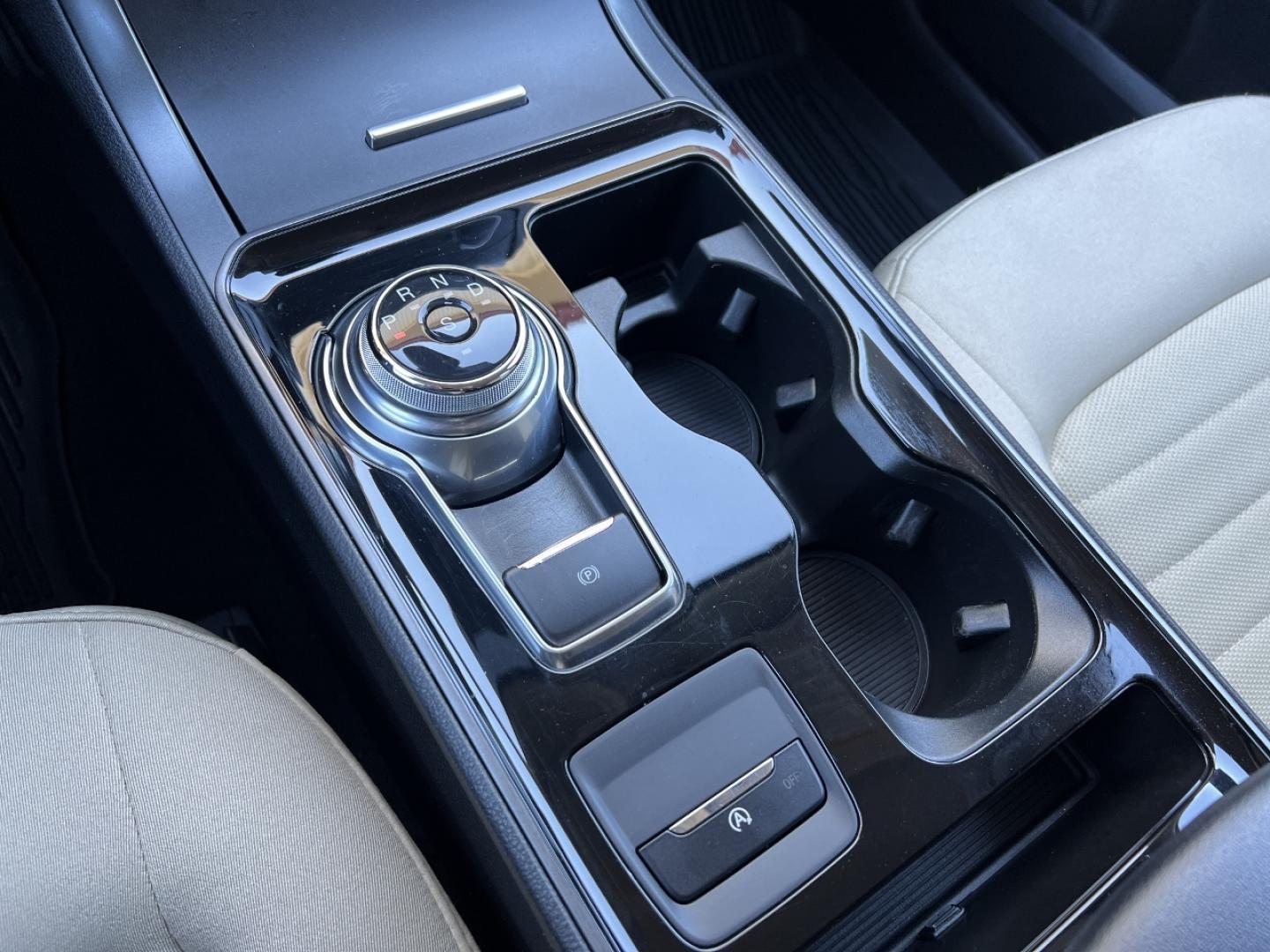 2020 WHITE FORD EDGE SE (2FMPK3G98LB) with an 2.0L 4 Cyl. engine, Automatic transmission, located at 2990 Old Orchard Rd., Jackson, MO, 63755, 37.354214, -89.612106 - We have financing available and we accept trades! Fill out a credit application on our website or come by today! If you have any questions, give us a call at (573) 204-7777 or visit our website at firstautocredit.com. - Photo#22