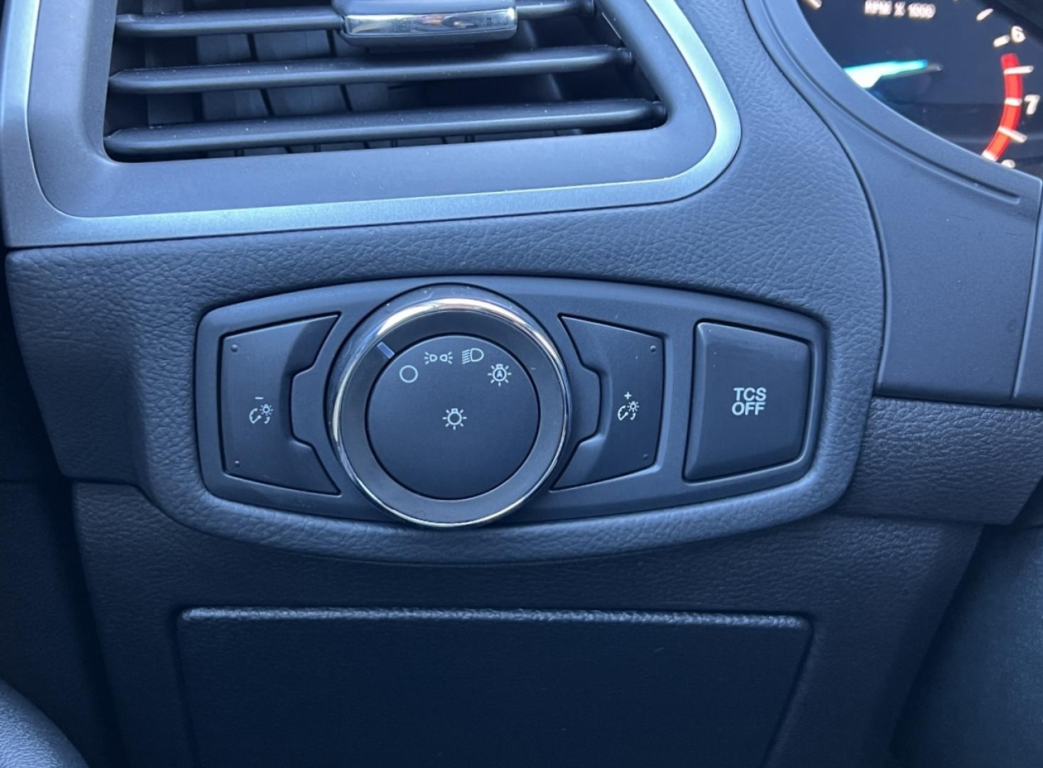 2020 WHITE FORD EDGE SE (2FMPK3G98LB) with an 2.0L 4 Cyl. engine, Automatic transmission, located at 2990 Old Orchard Rd., Jackson, MO, 63755, 37.354214, -89.612106 - We have financing available and we accept trades! Fill out a credit application on our website or come by today! If you have any questions, give us a call at (573) 204-7777 or visit our website at firstautocredit.com. - Photo#29
