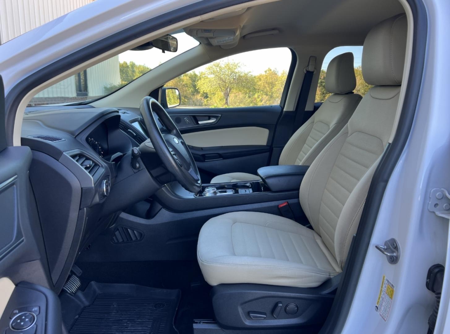 2020 WHITE FORD EDGE SE (2FMPK3G98LB) with an 2.0L 4 Cyl. engine, Automatic transmission, located at 2990 Old Orchard Rd., Jackson, MO, 63755, 37.354214, -89.612106 - We have financing available and we accept trades! Fill out a credit application on our website or come by today! If you have any questions, give us a call at (573) 204-7777 or visit our website at firstautocredit.com. - Photo#12