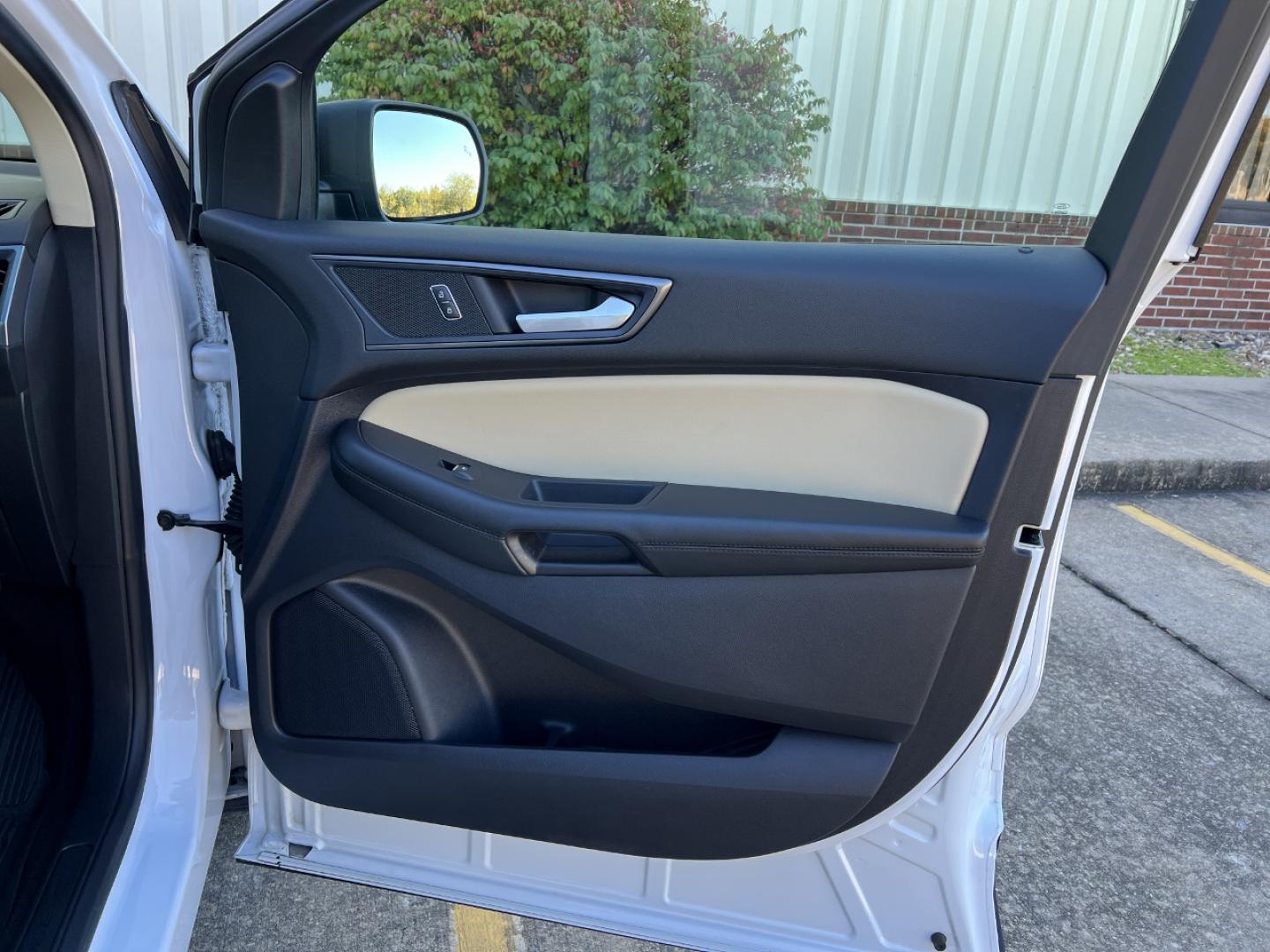 2020 WHITE FORD EDGE SE (2FMPK3G98LB) with an 2.0L 4 Cyl. engine, Automatic transmission, located at 2990 Old Orchard Rd., Jackson, MO, 63755, 37.354214, -89.612106 - We have financing available and we accept trades! Fill out a credit application on our website or come by today! If you have any questions, give us a call at (573) 204-7777 or visit our website at firstautocredit.com. - Photo#13