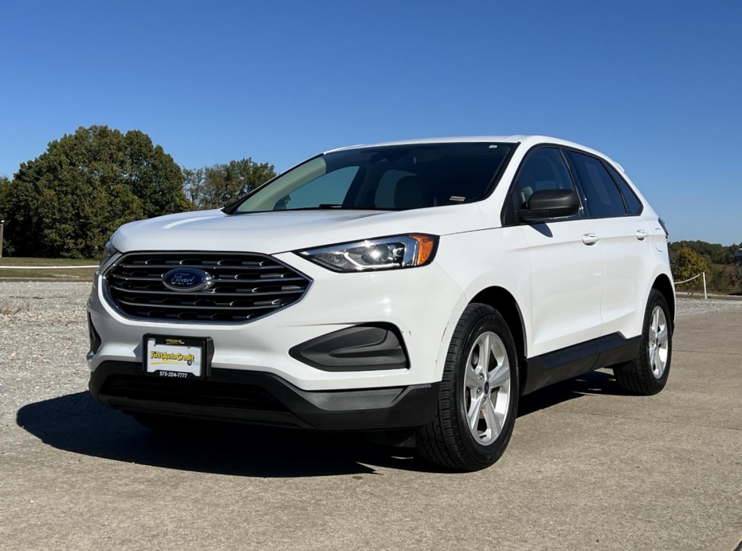 2020 WHITE FORD EDGE SE (2FMPK3G98LB) with an 2.0L 4 Cyl. engine, Automatic transmission, located at 2990 Old Orchard Rd., Jackson, MO, 63755, 37.354214, -89.612106 - We have financing available and we accept trades! Fill out a credit application on our website or come by today! If you have any questions, give us a call at (573) 204-7777 or visit our website at firstautocredit.com. - Photo#4